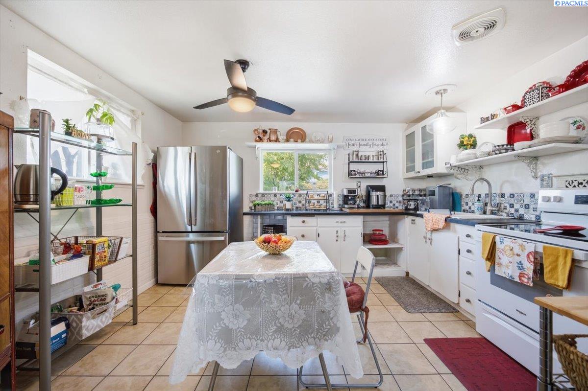 1603 N 12th Ave, Pasco, WA 99301