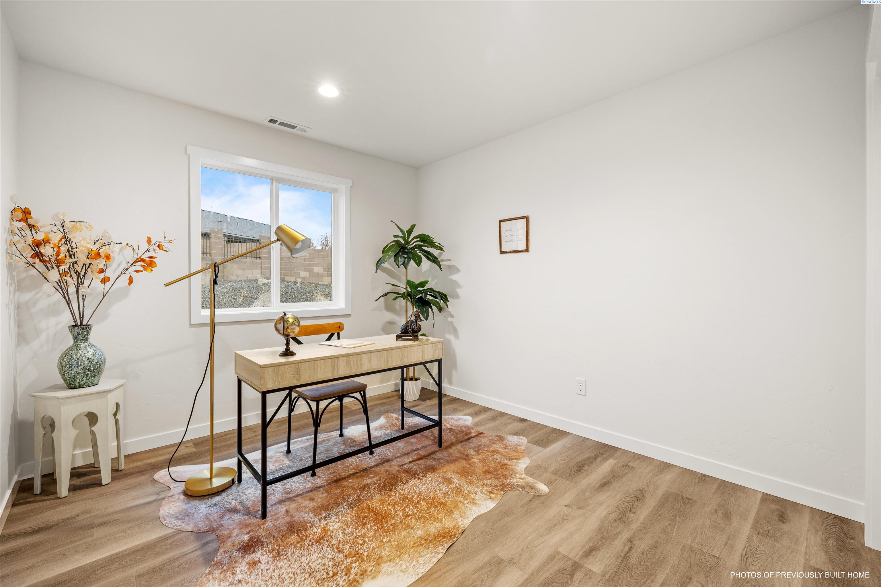 5861 - 5865 W 40th Ct, Kennewick, WA 99338