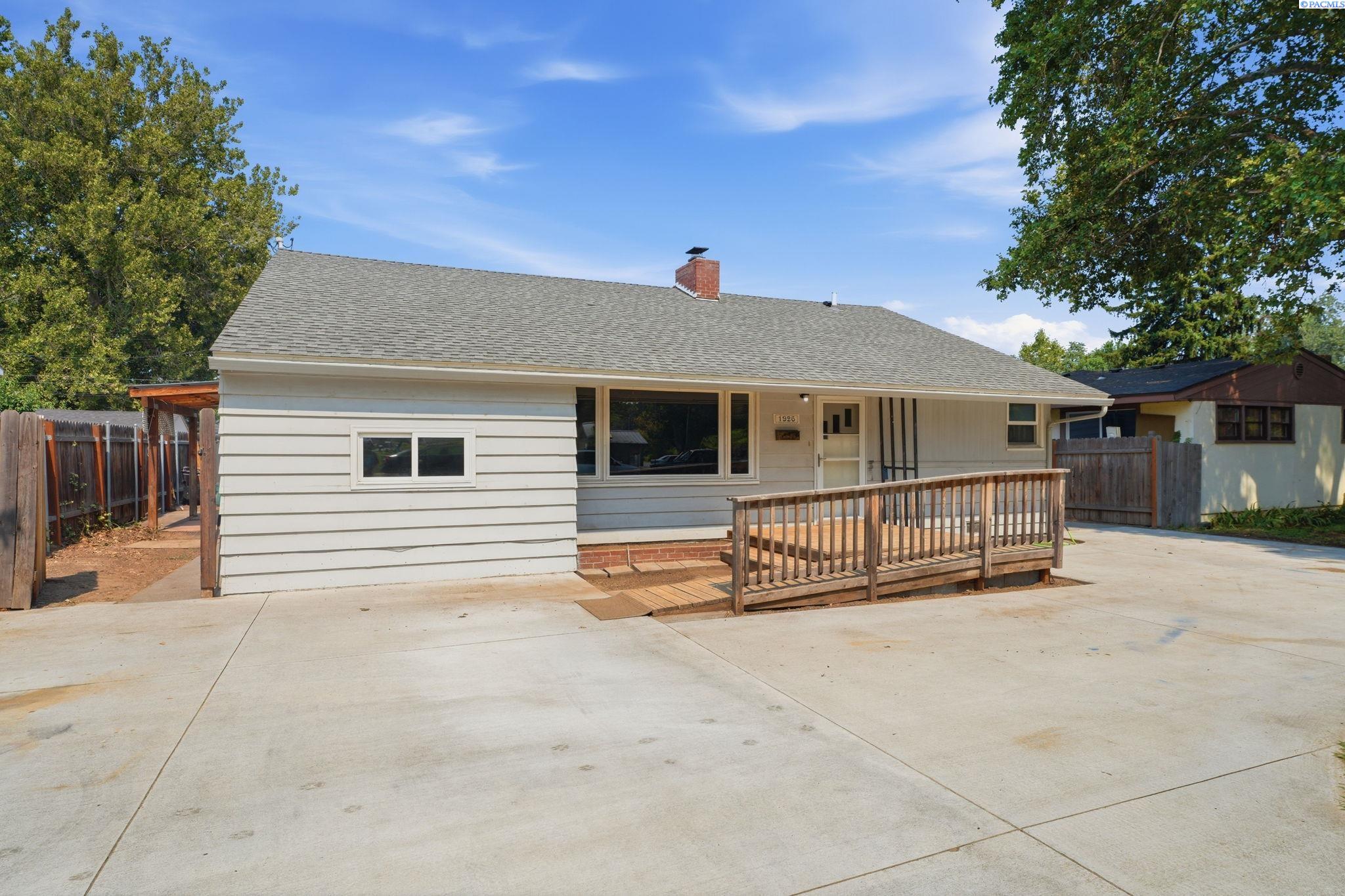 1926 W 6th Ave, Kennewick, WA 99336
