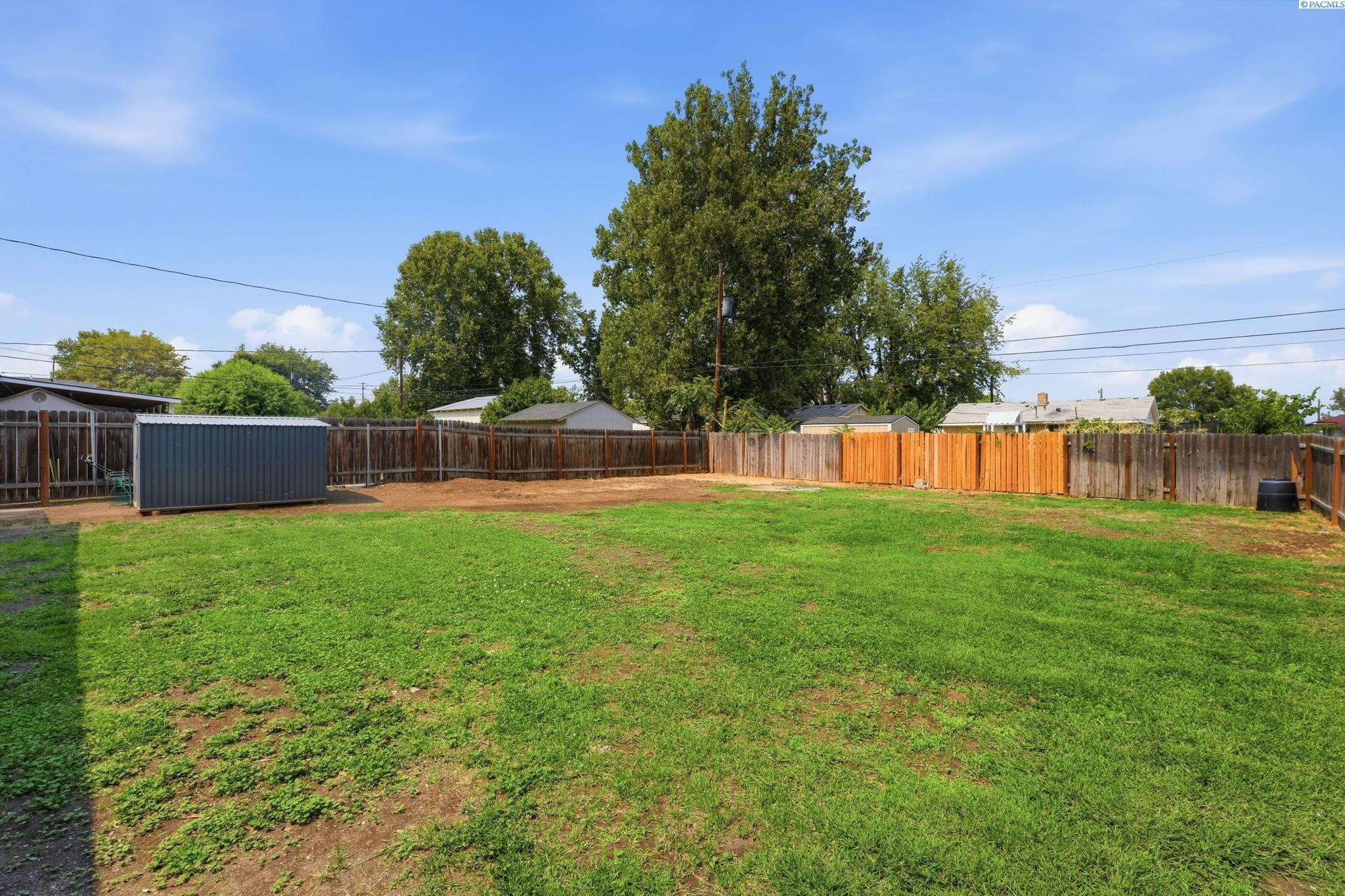 1926 W 6th Ave, Kennewick, WA 99336