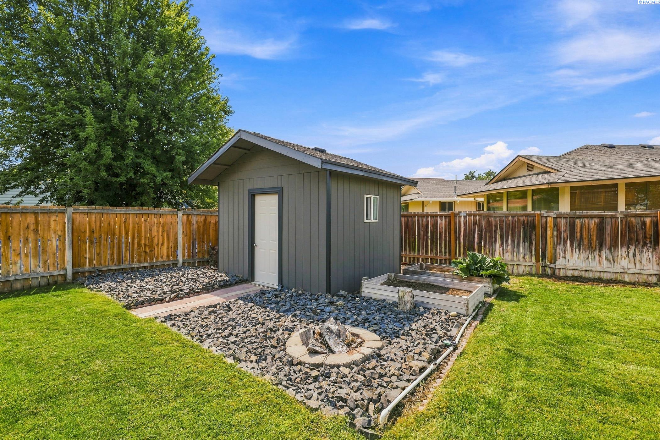7905 W Imnaha Ave, Kennewick, WA 99336