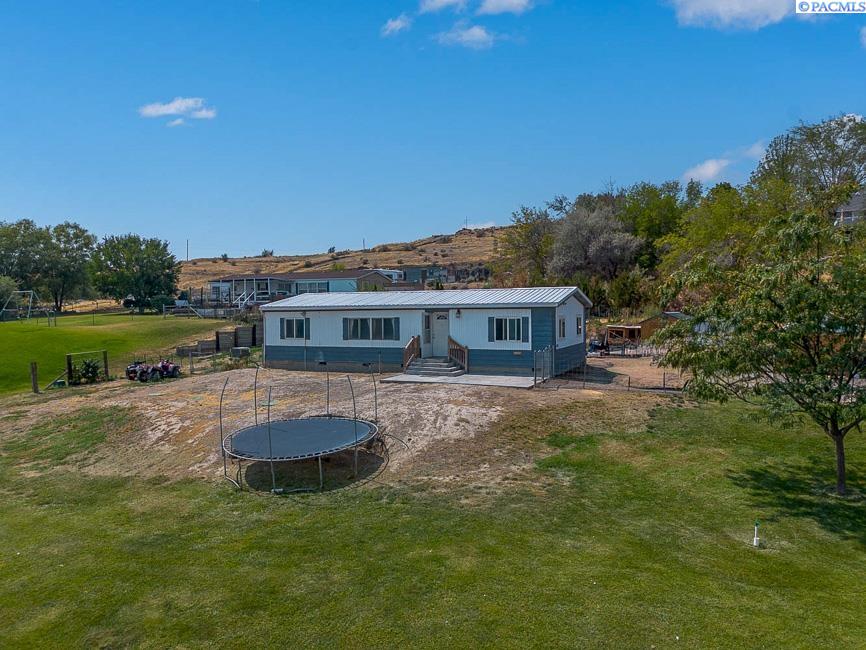 70706 N State Route 225, Benton City, WA 99320