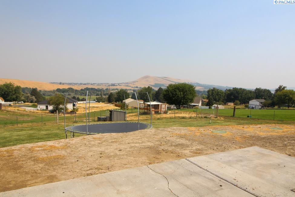 70706 N State Route 225, Benton City, WA 99320
