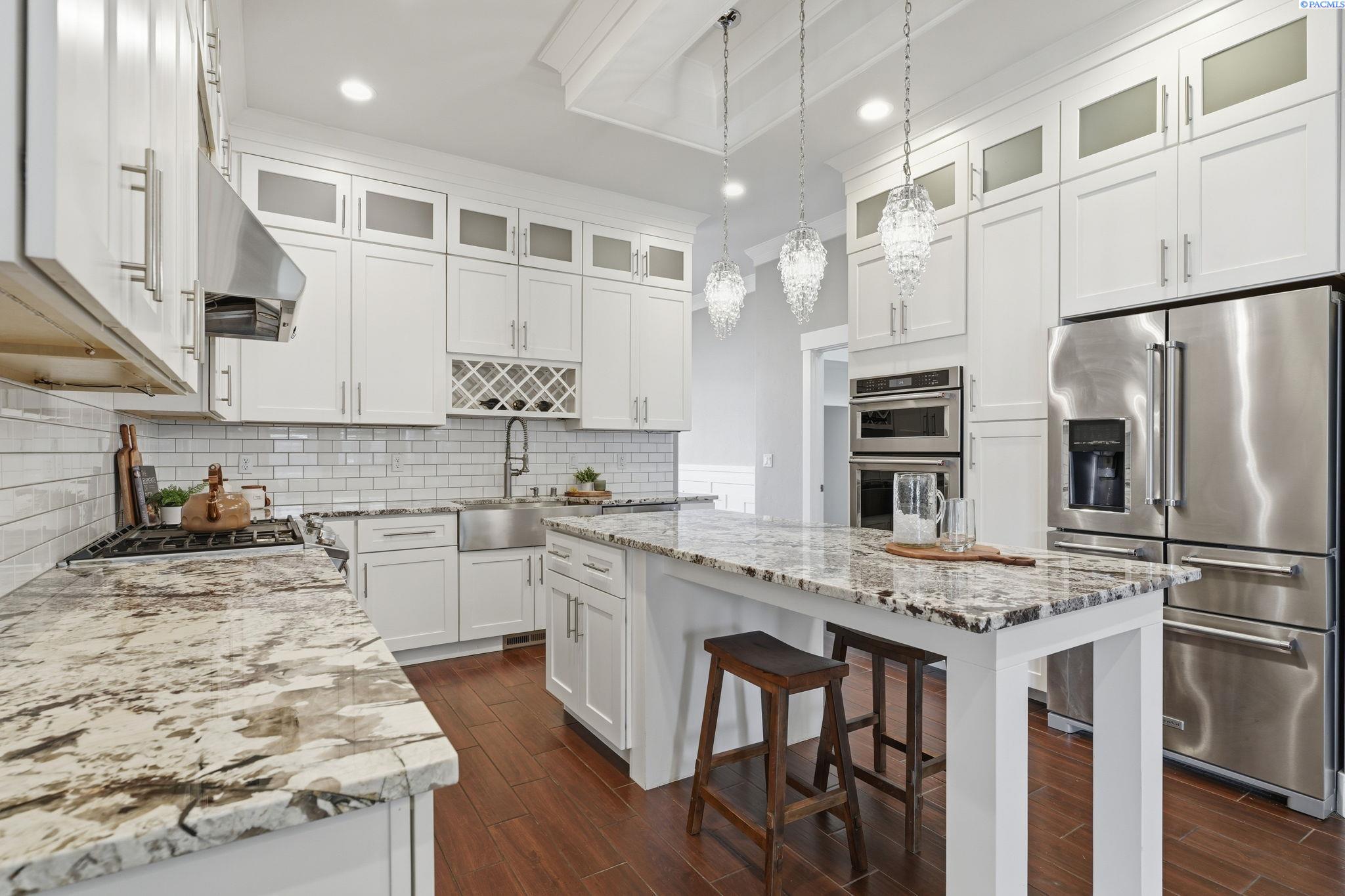 2303 W 49th Ave, Kennewick, WA 99337