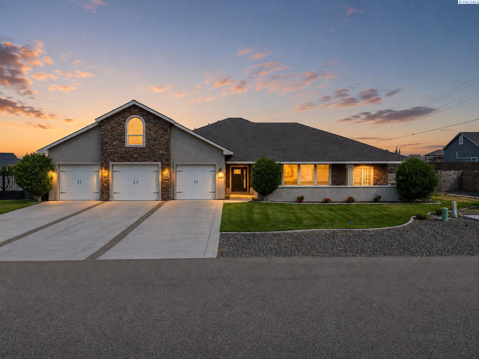 6401 Eagle Crest Dr, Pasco, WA 99301