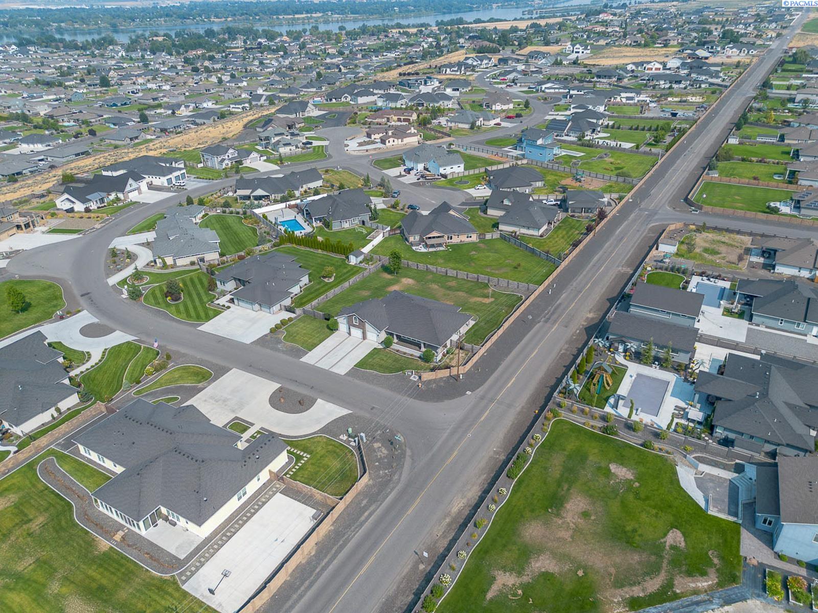 6401 Eagle Crest Dr, Pasco, WA 99301