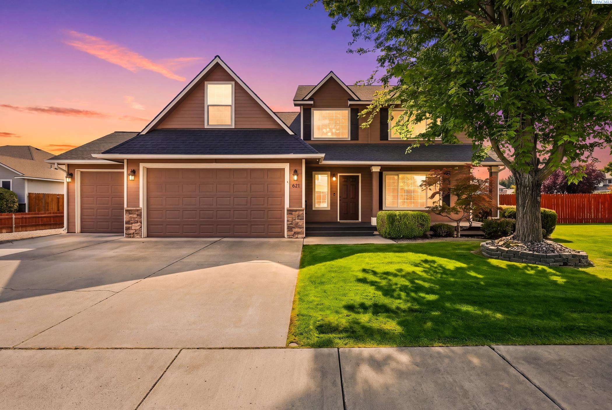 621 S Young Ct, Kennewick, WA 99336