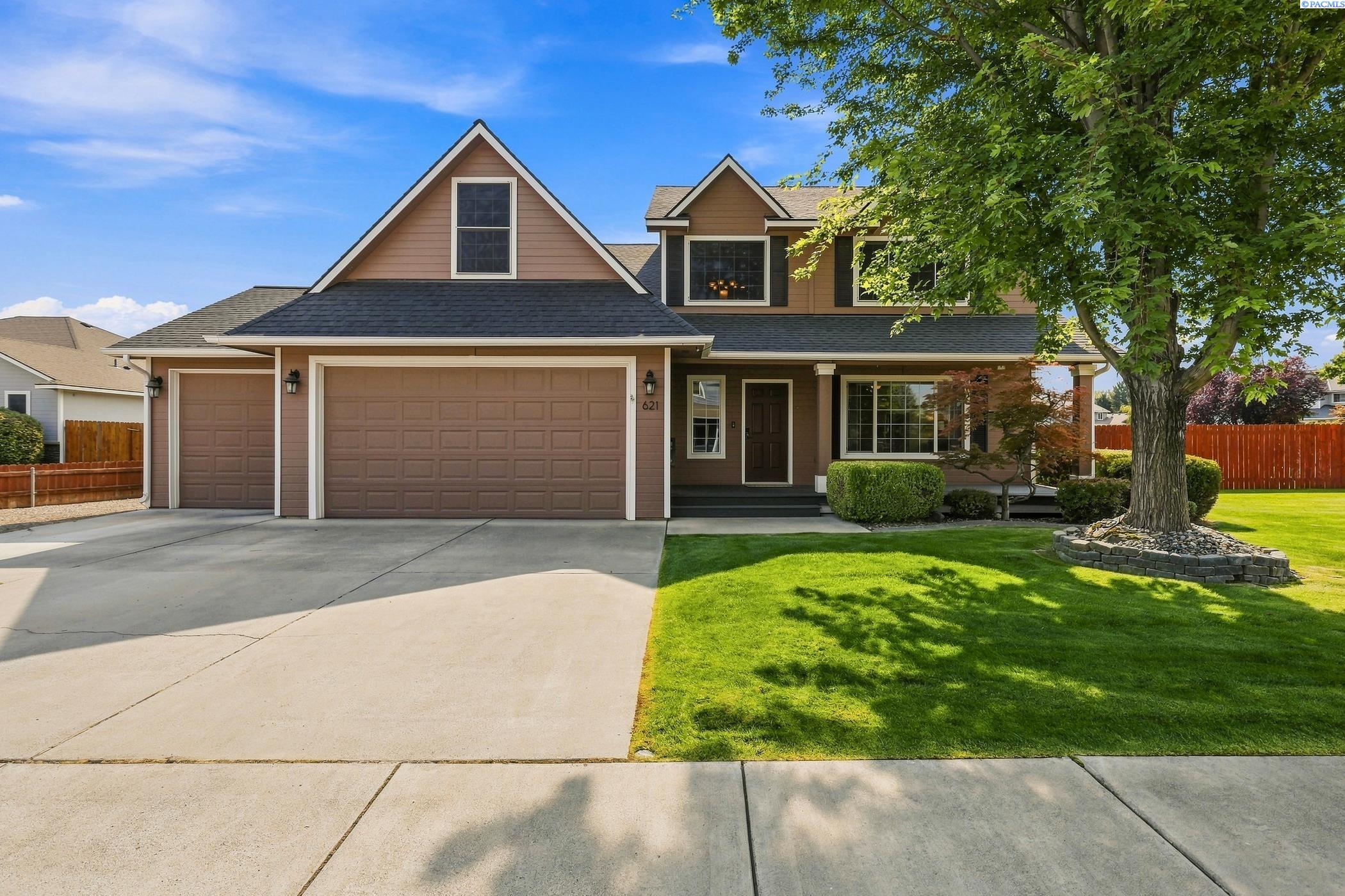 621 S Young Ct, Kennewick, WA 99336