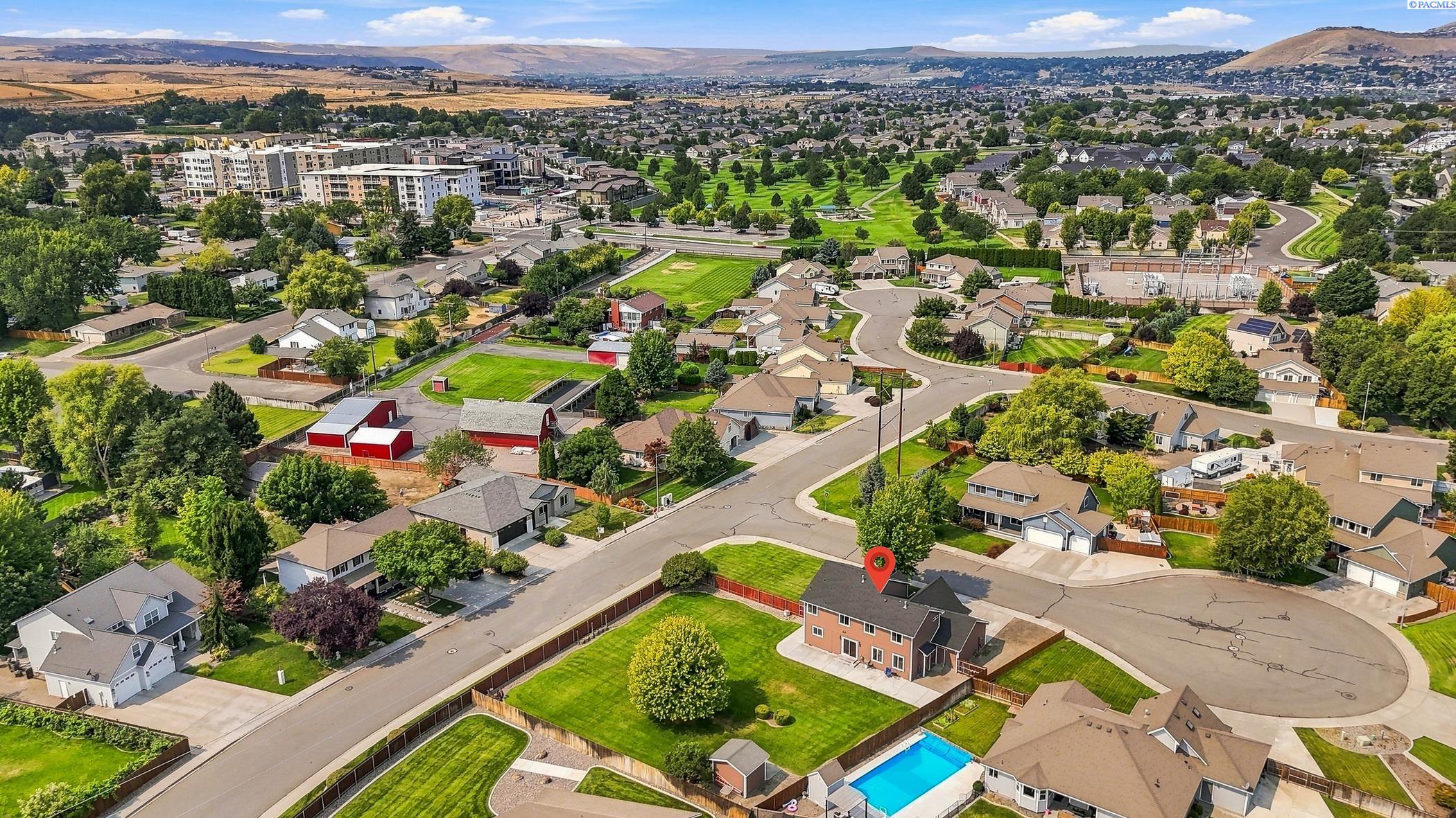 621 S Young Ct, Kennewick, WA 99336