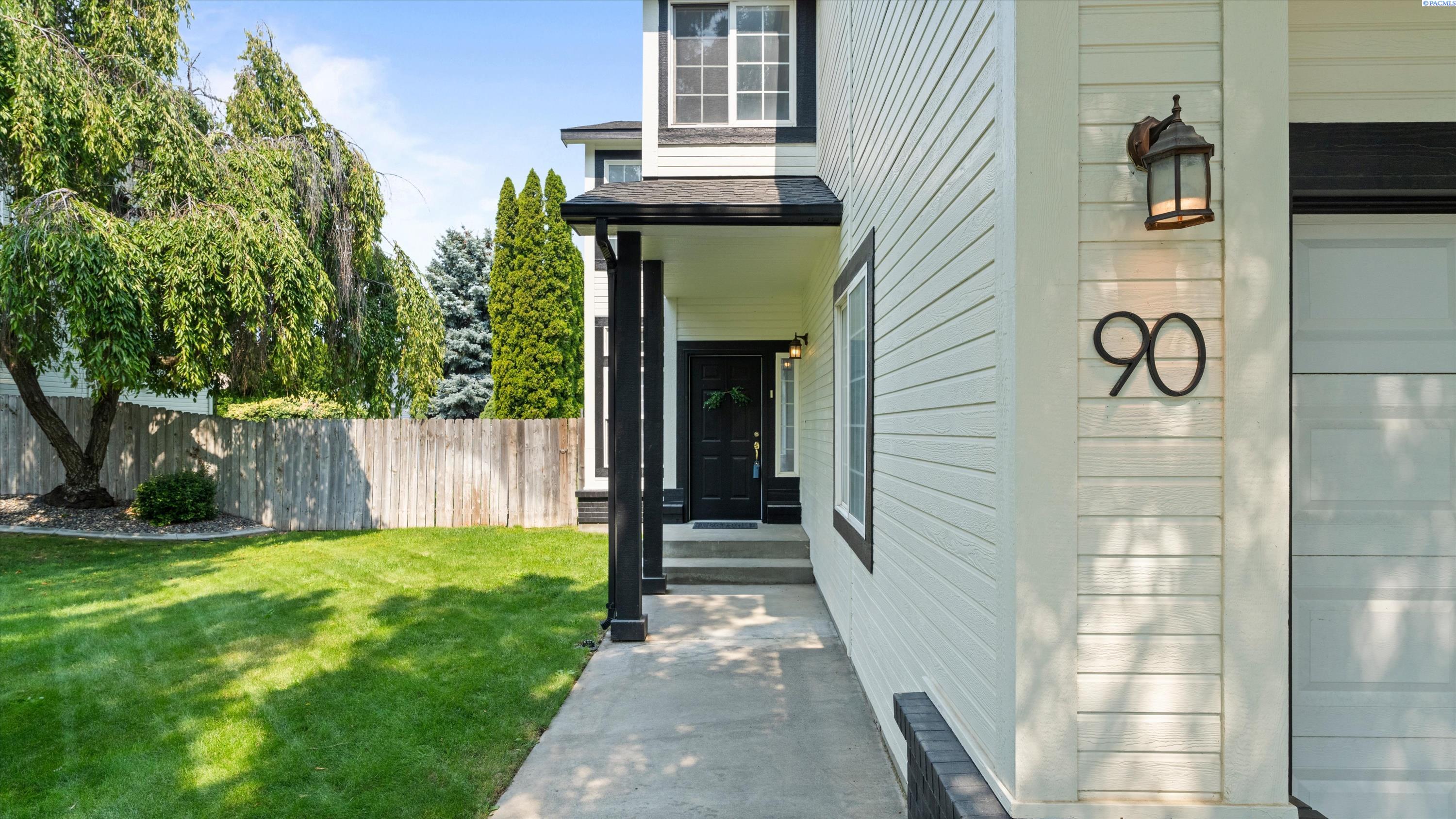 90 Bremmer St, Richland, WA 99352
