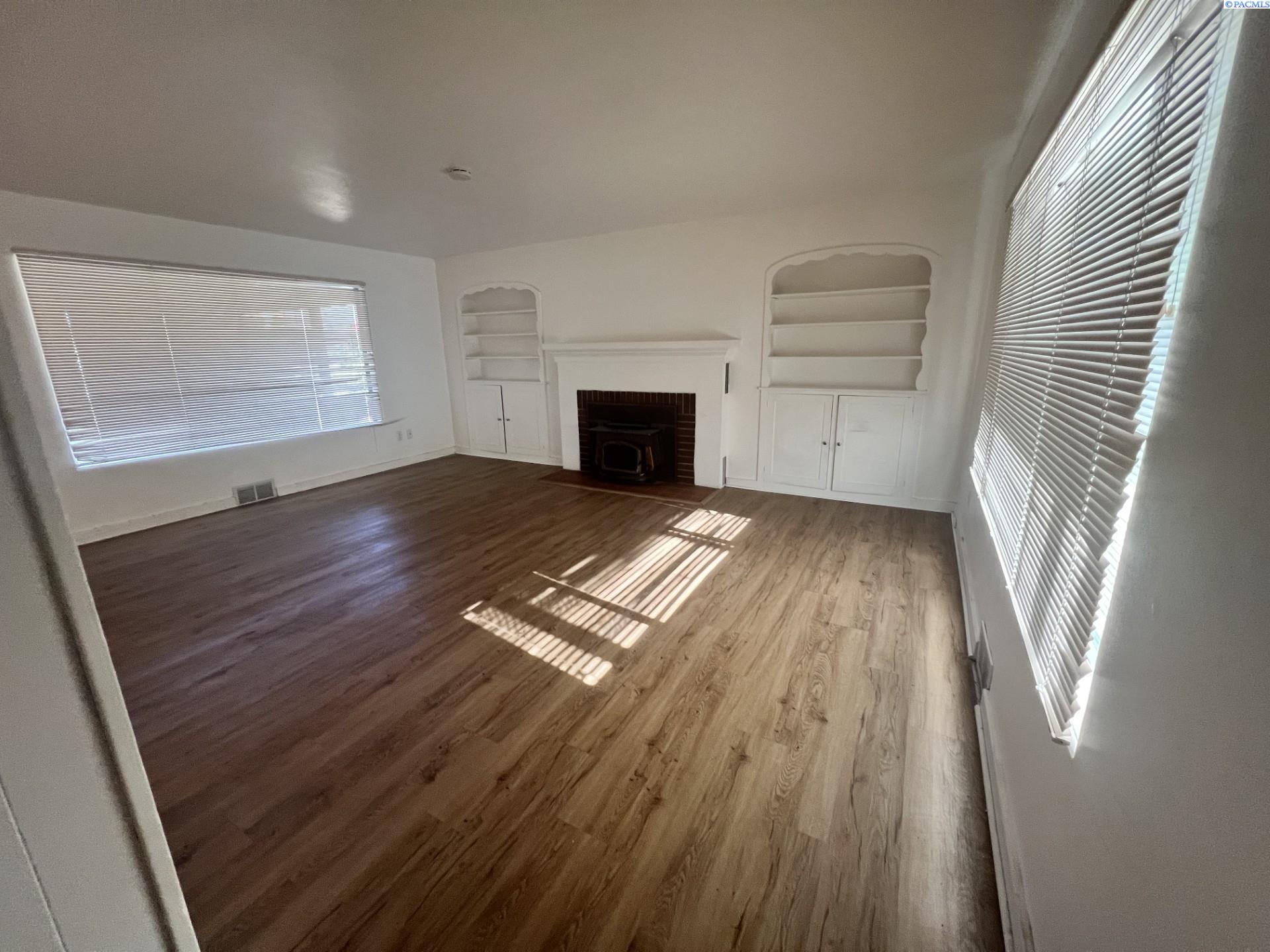 408 N Volland, Kennewick, WA 99336