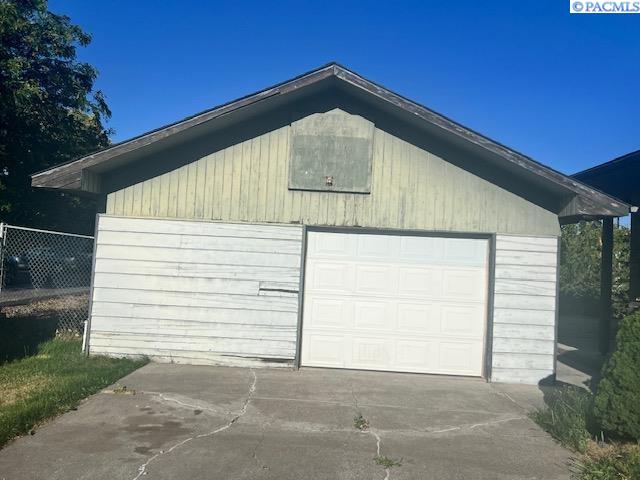 408 N Volland, Kennewick, WA 99336