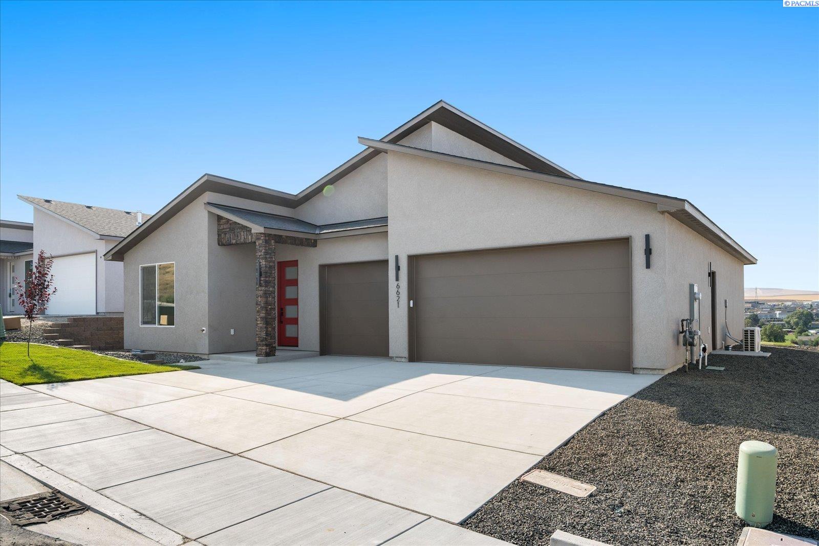 6621 W 27th Ave, Kennewick, WA 99338