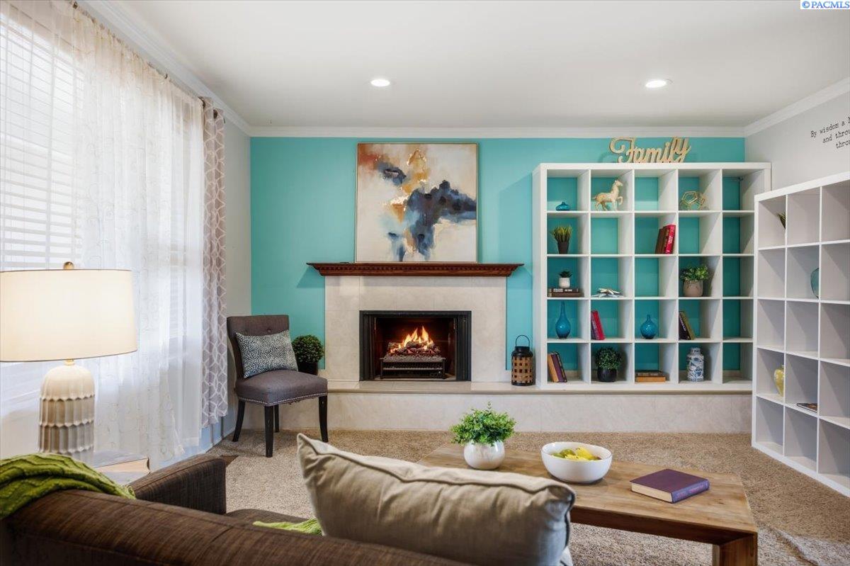 4617 W 14th Ave, Kennewick, WA 99338-1720