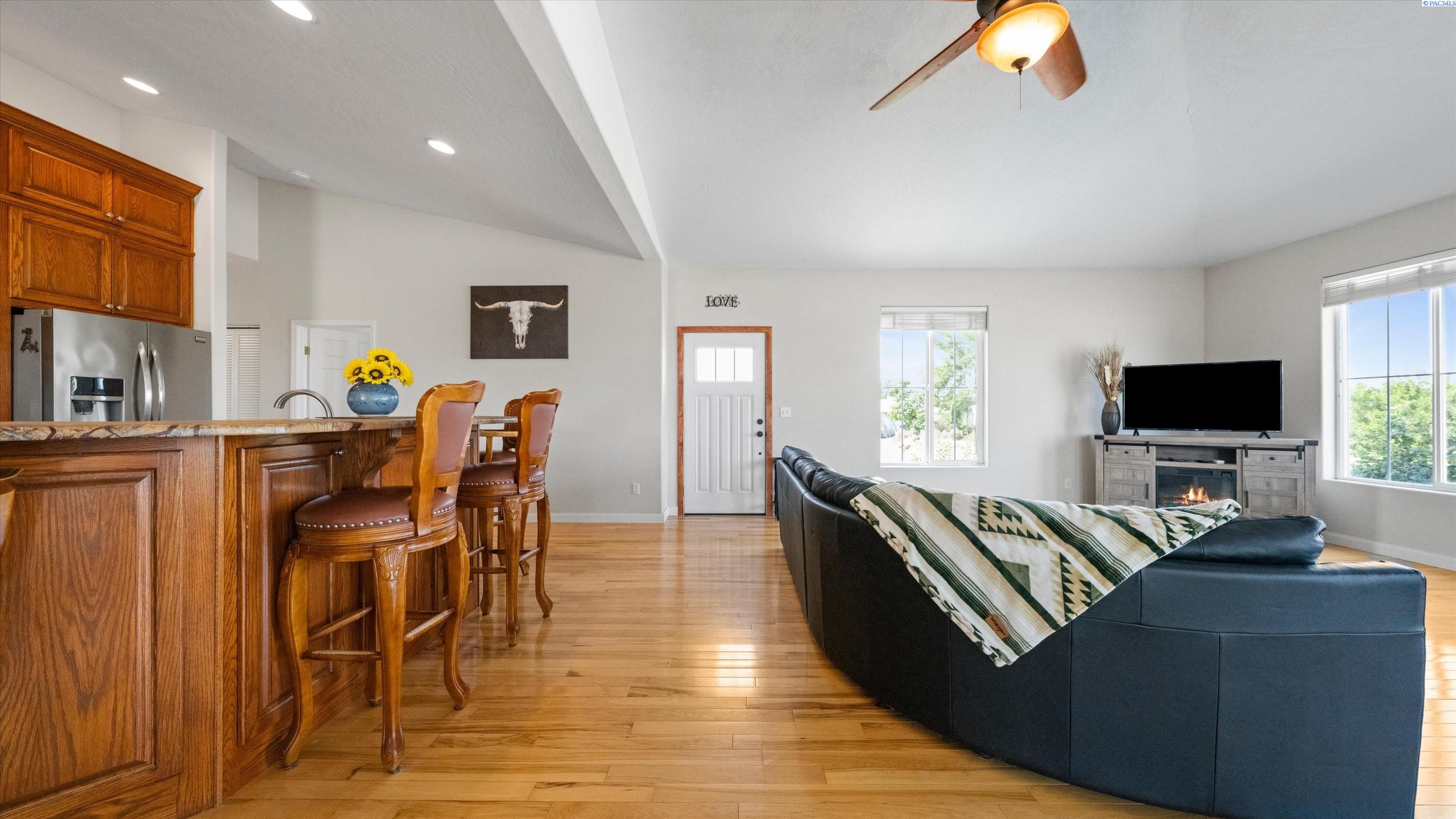 173403 W Byron Rd, Prosser, WA 99350