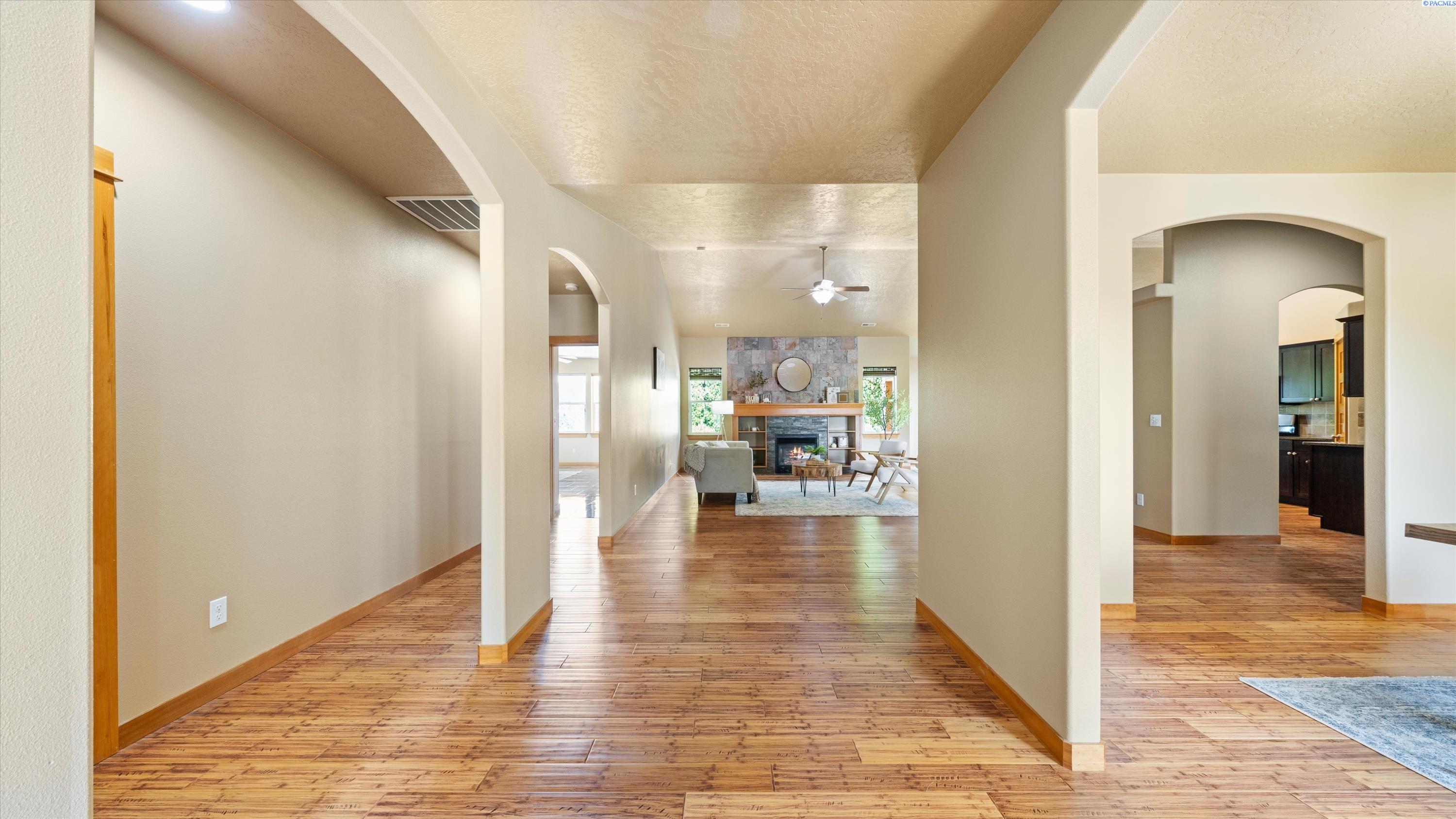4519 Indian Ridge Dr, Pasco, WA 99301