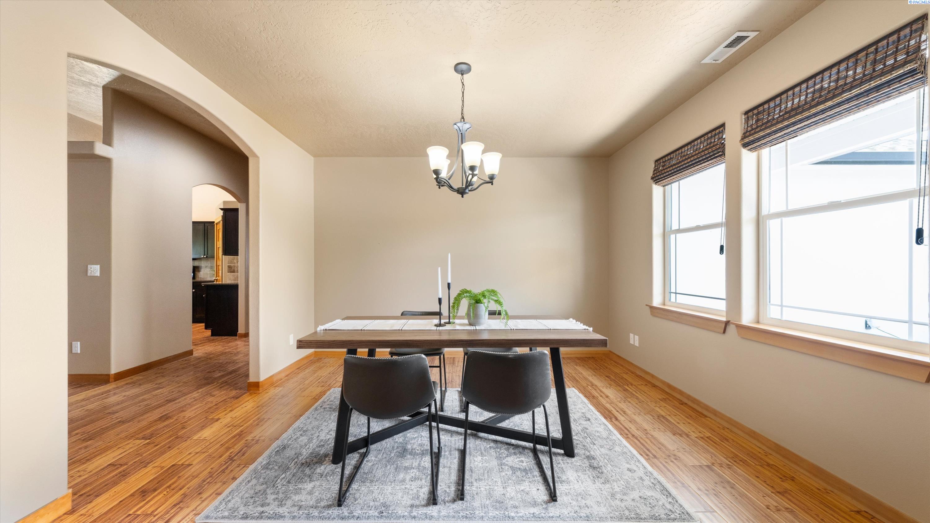 4519 Indian Ridge Dr, Pasco, WA 99301
