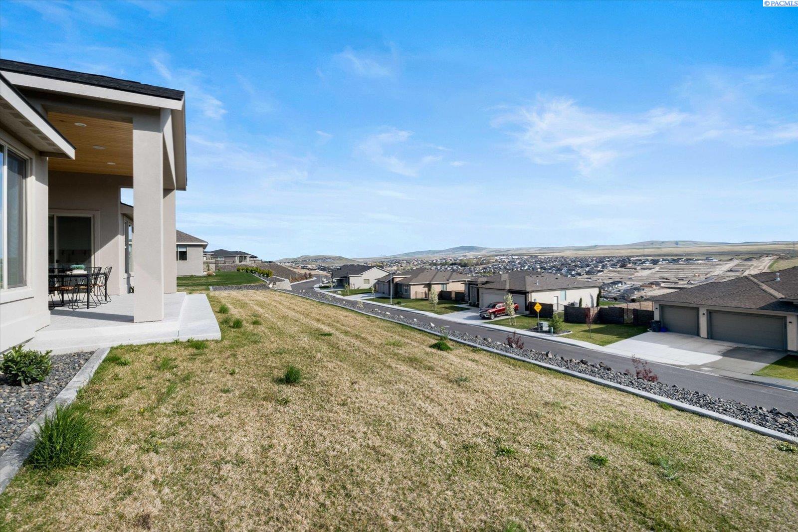 7440 W 22nd Pl, Kennewick, WA 99338