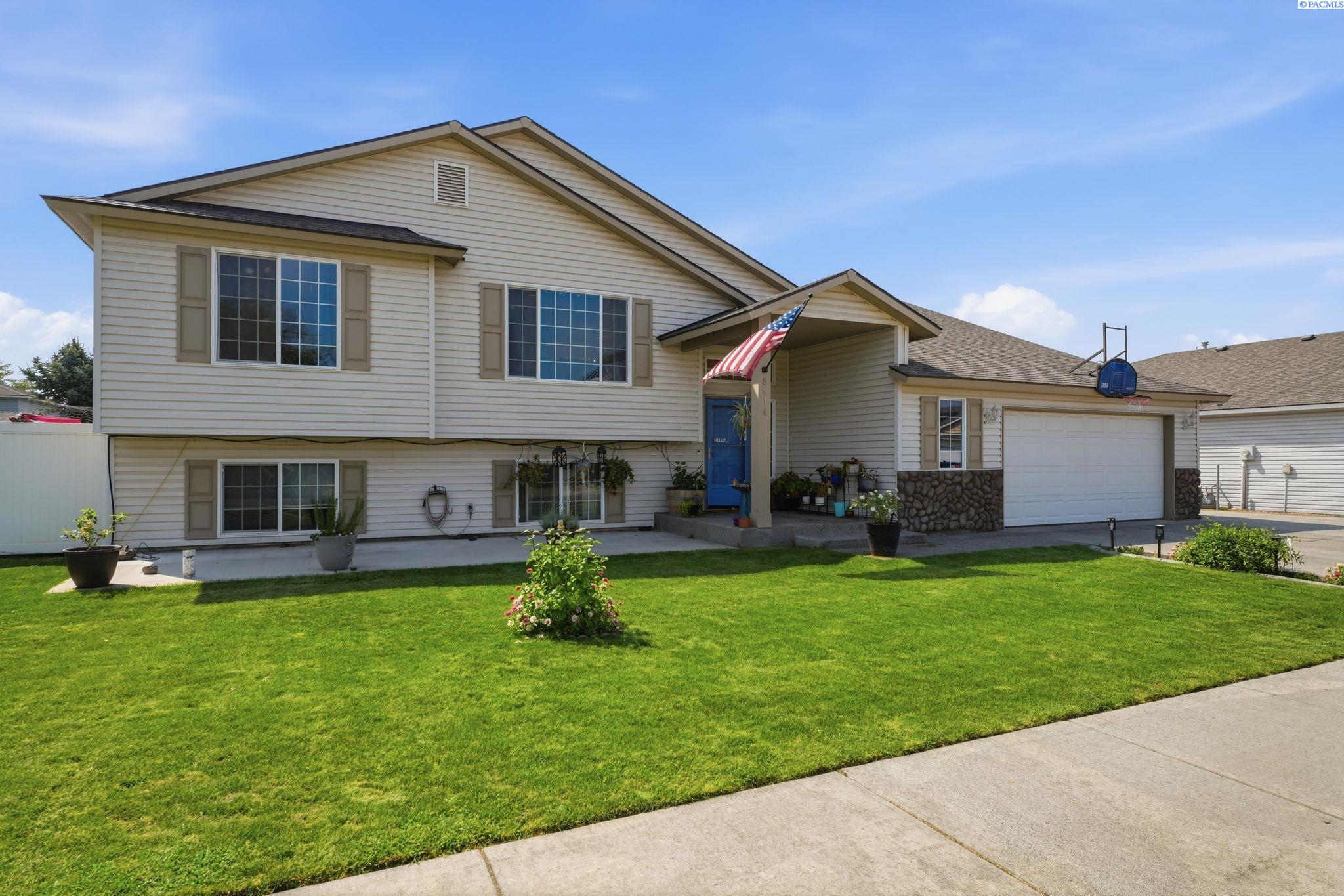 8416 Lancaster Dr, Pasco, WA 99301