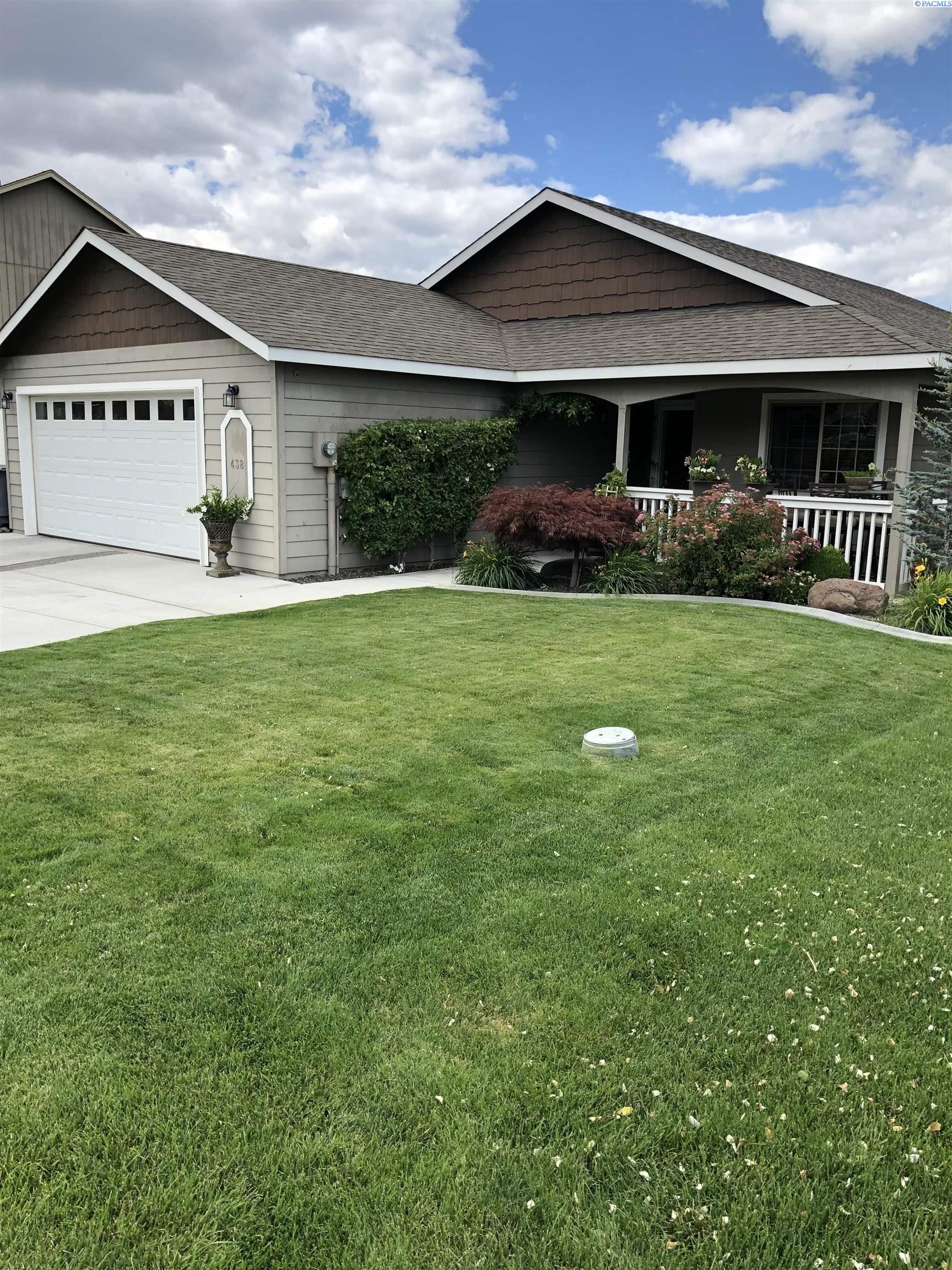 438 Charbonneau Dr, Richland, WA 99352