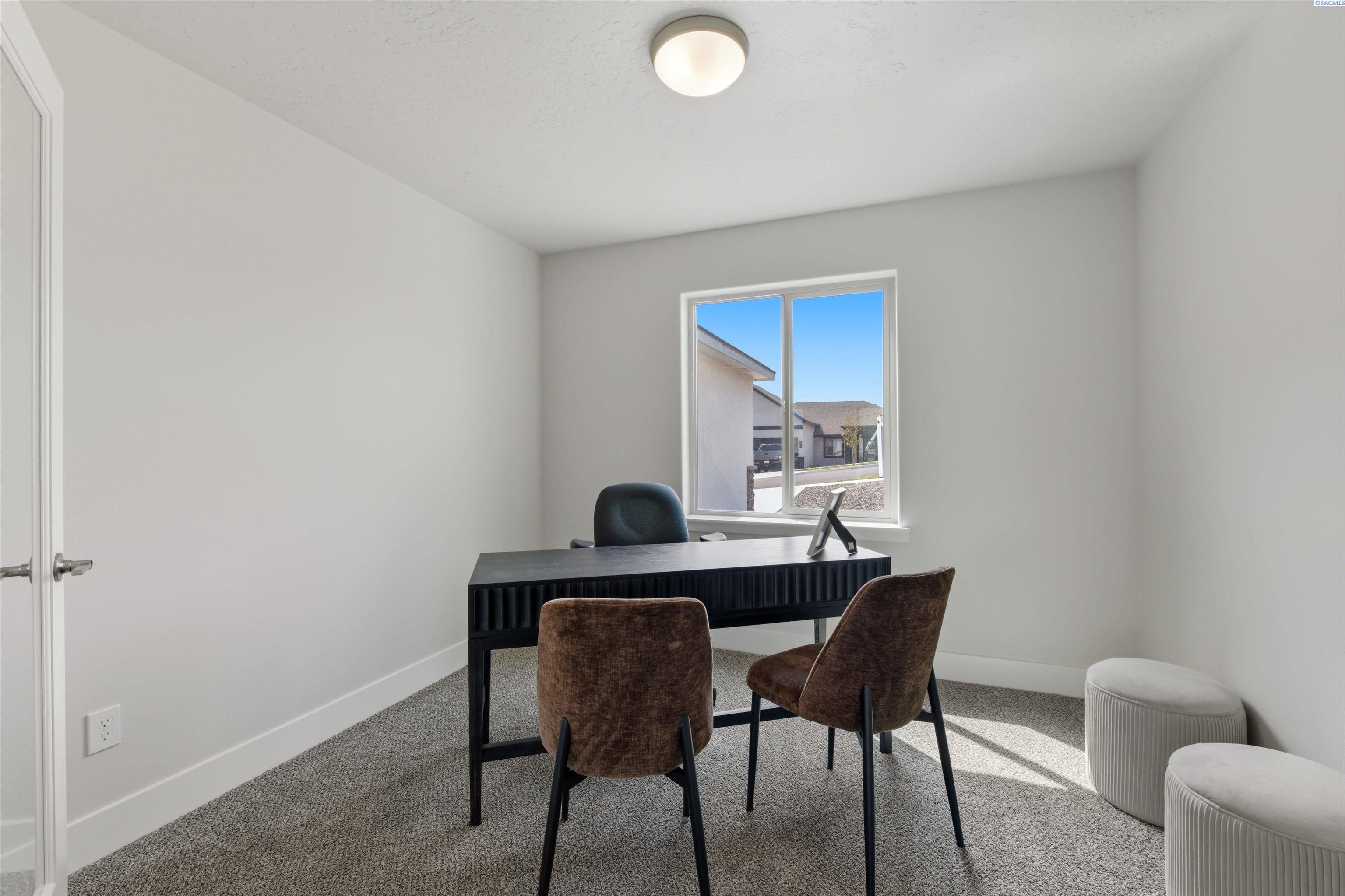 2903 S Osborne St, Kennewick, WA 99338