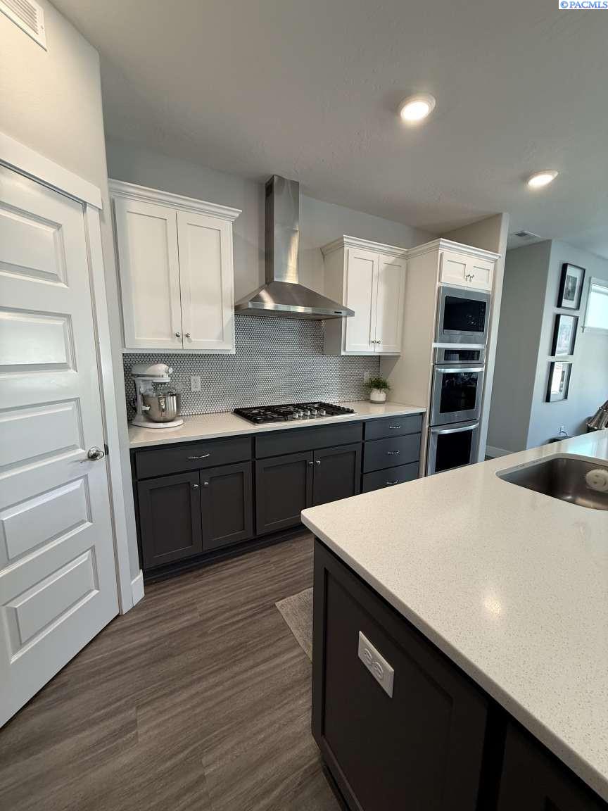 1554 W 32nd Ave, Kennewick, WA 99337