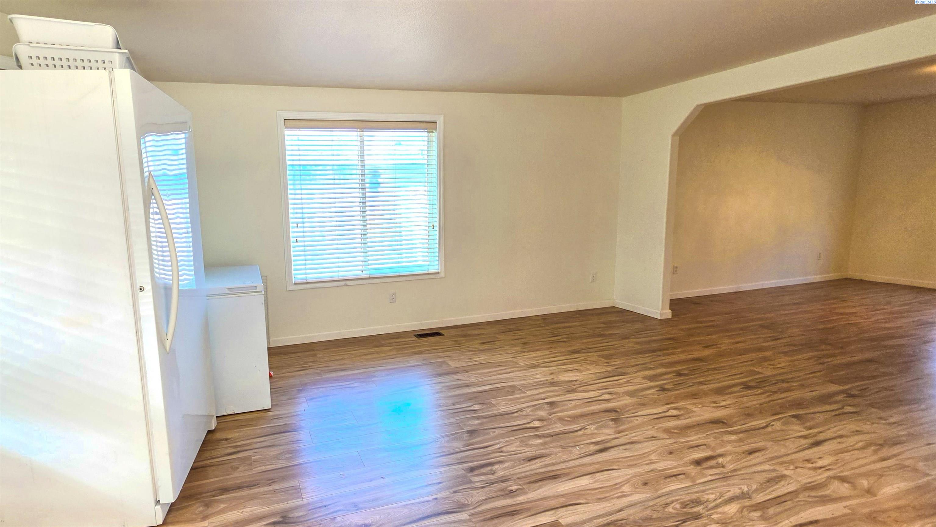 7915 Madeira Dr, Pasco, WA 99301