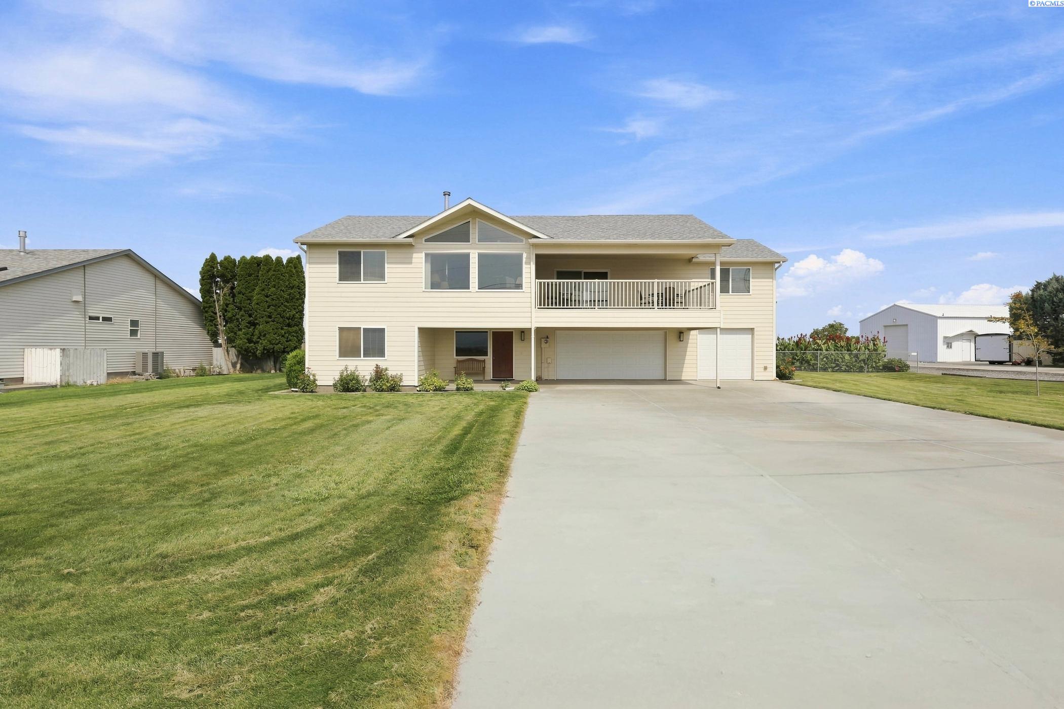 2573 Hanson Loop, Burbank, WA 99323