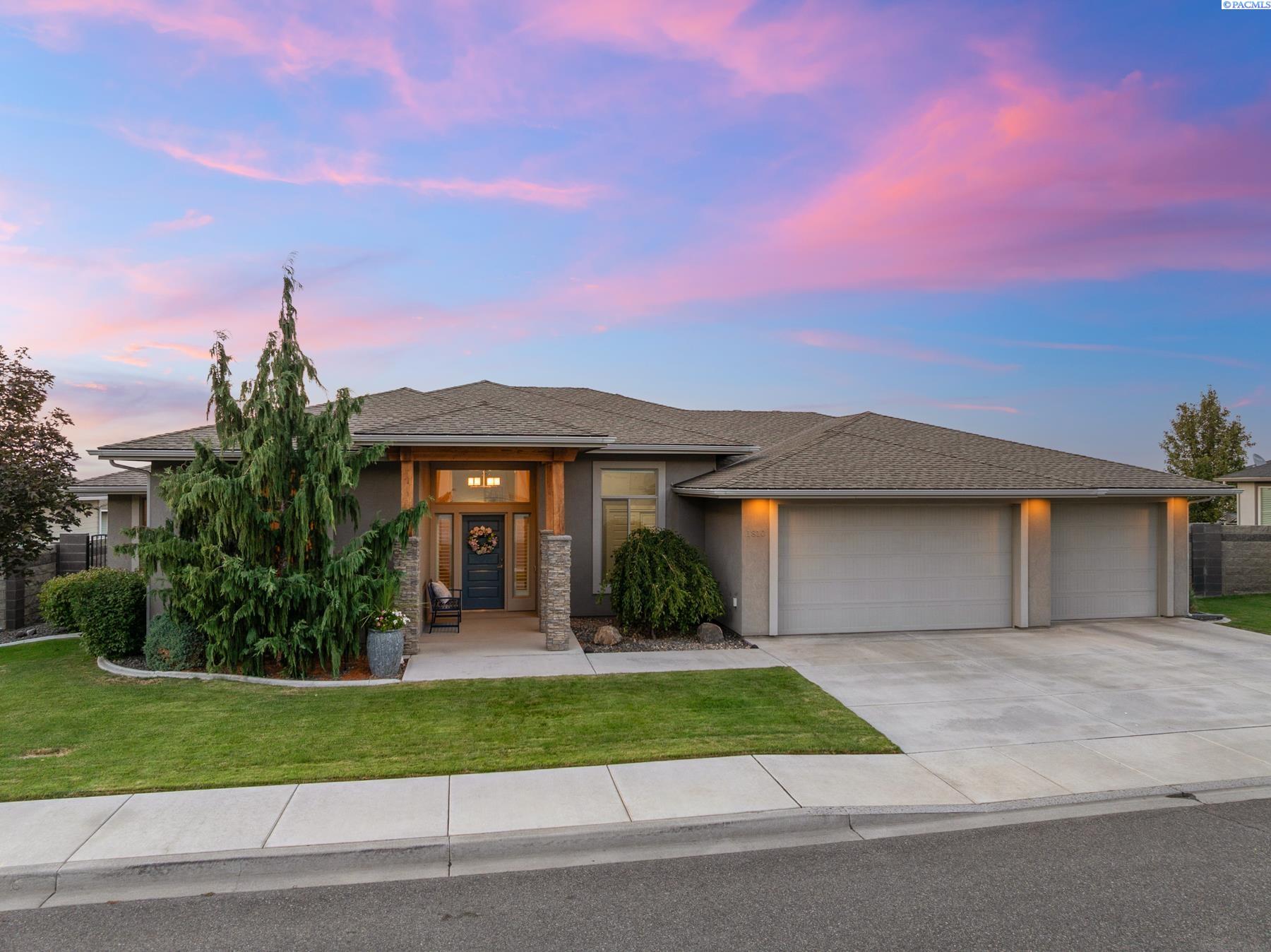 1810 W 52nd Ave, Kennewick, WA 99337