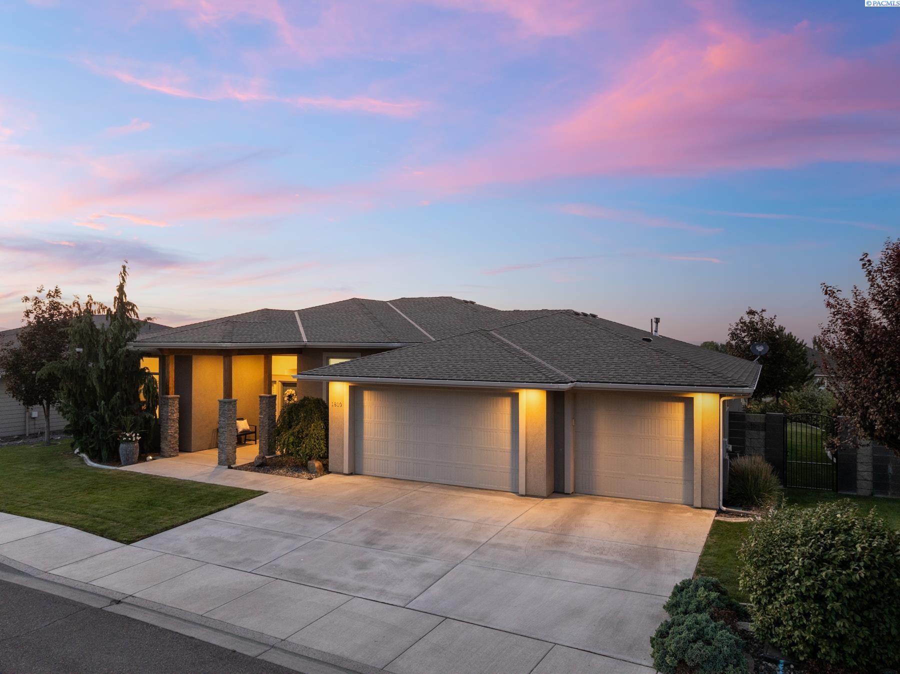 1810 W 52nd Ave, Kennewick, WA 99337