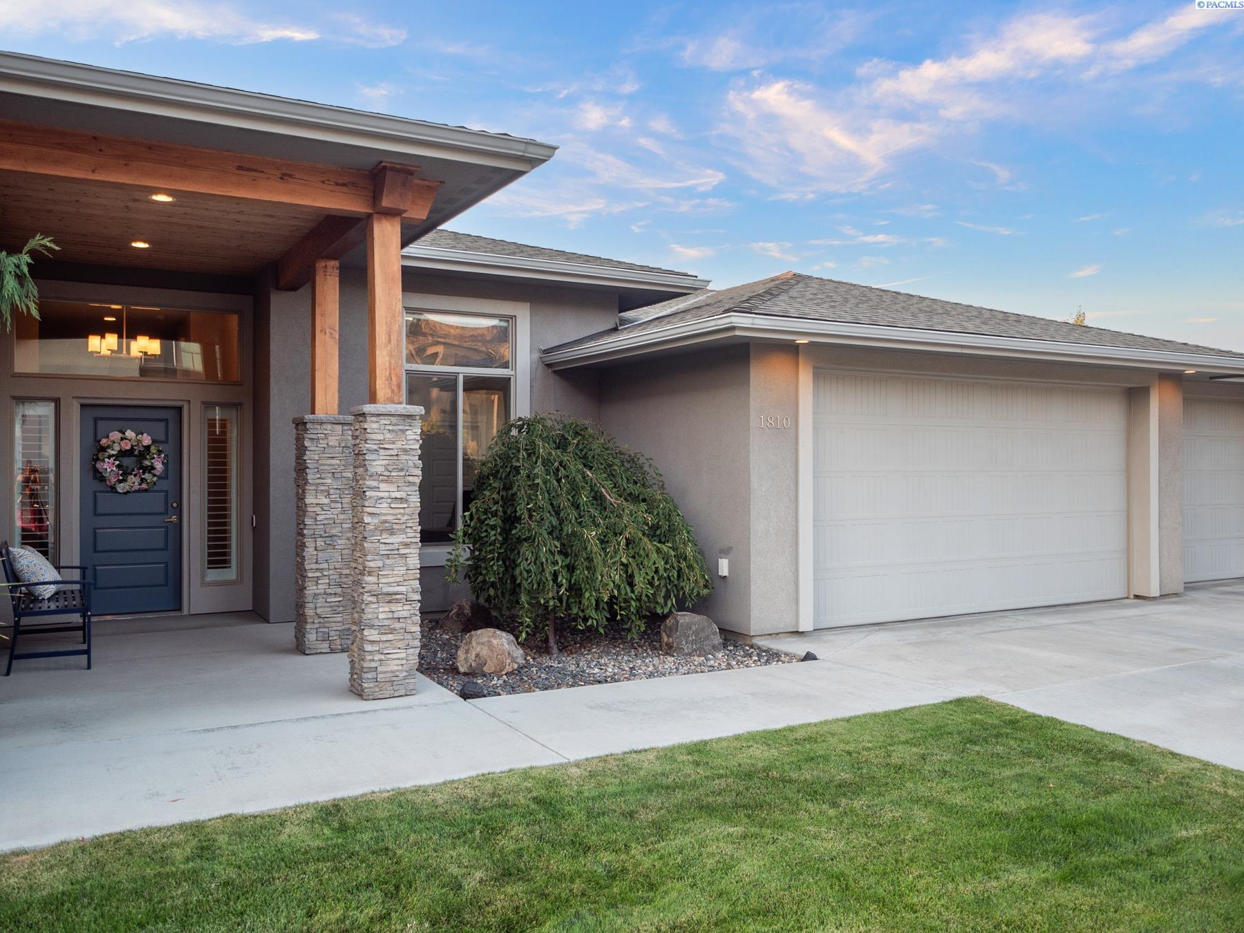 1810 W 52nd Ave, Kennewick, WA 99337