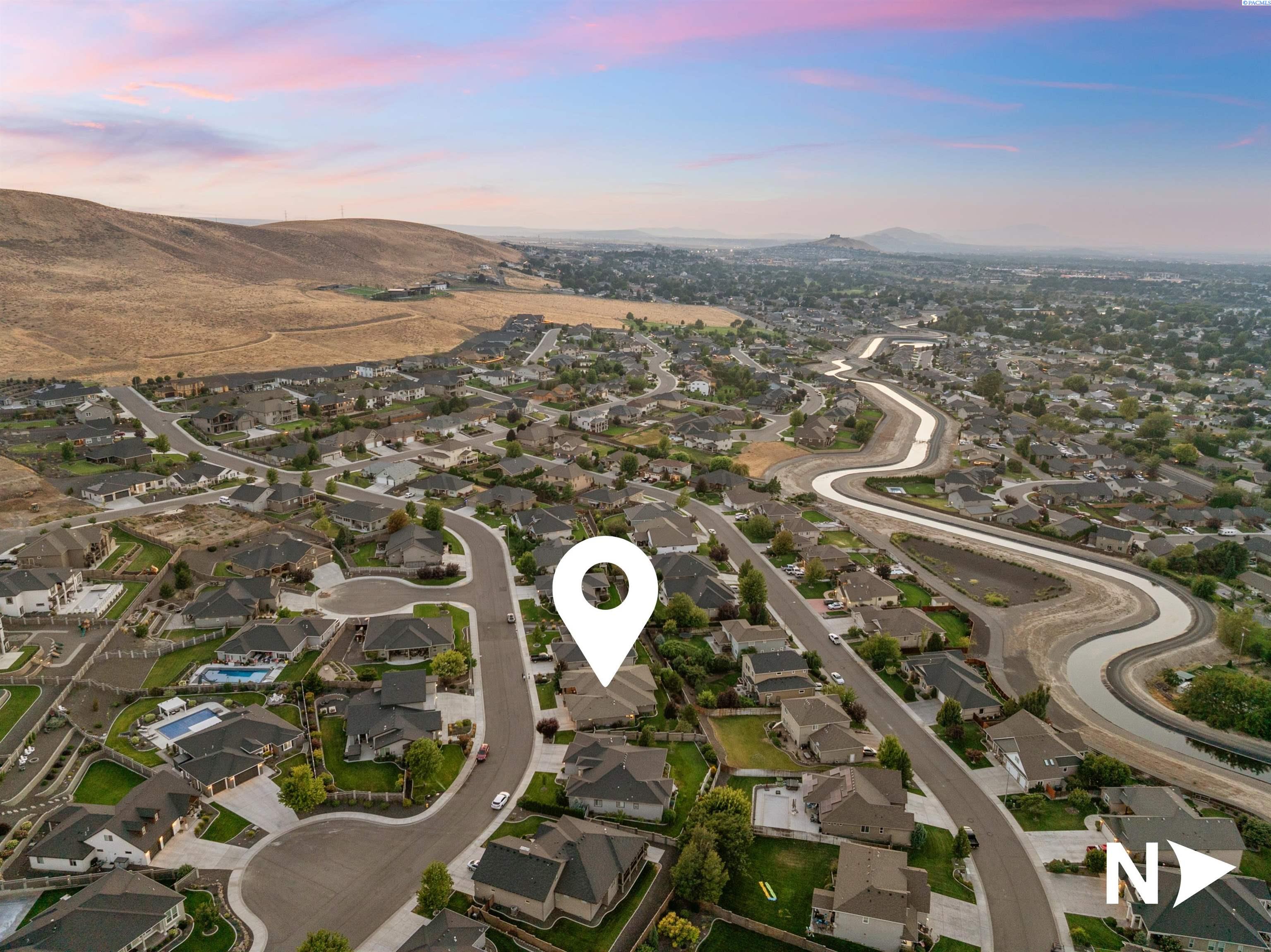 1810 W 52nd Ave, Kennewick, WA 99337