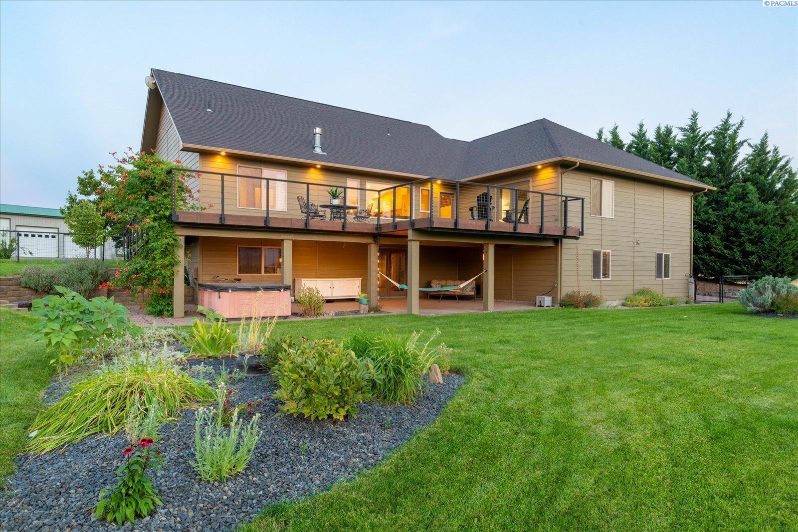 9334 N Canyon View Pr Ne, Benton City, WA 99320