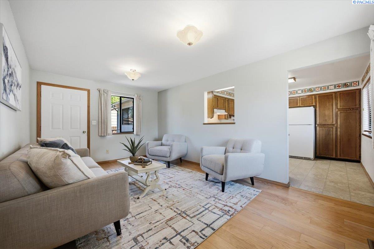 2031 Rainier Ave, Richland, WA 99354