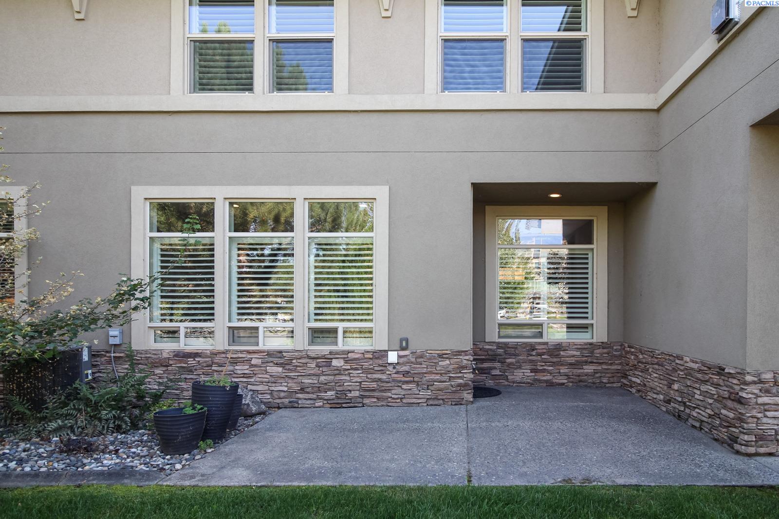 497 Columbia Point Dr, Richland, WA 99352