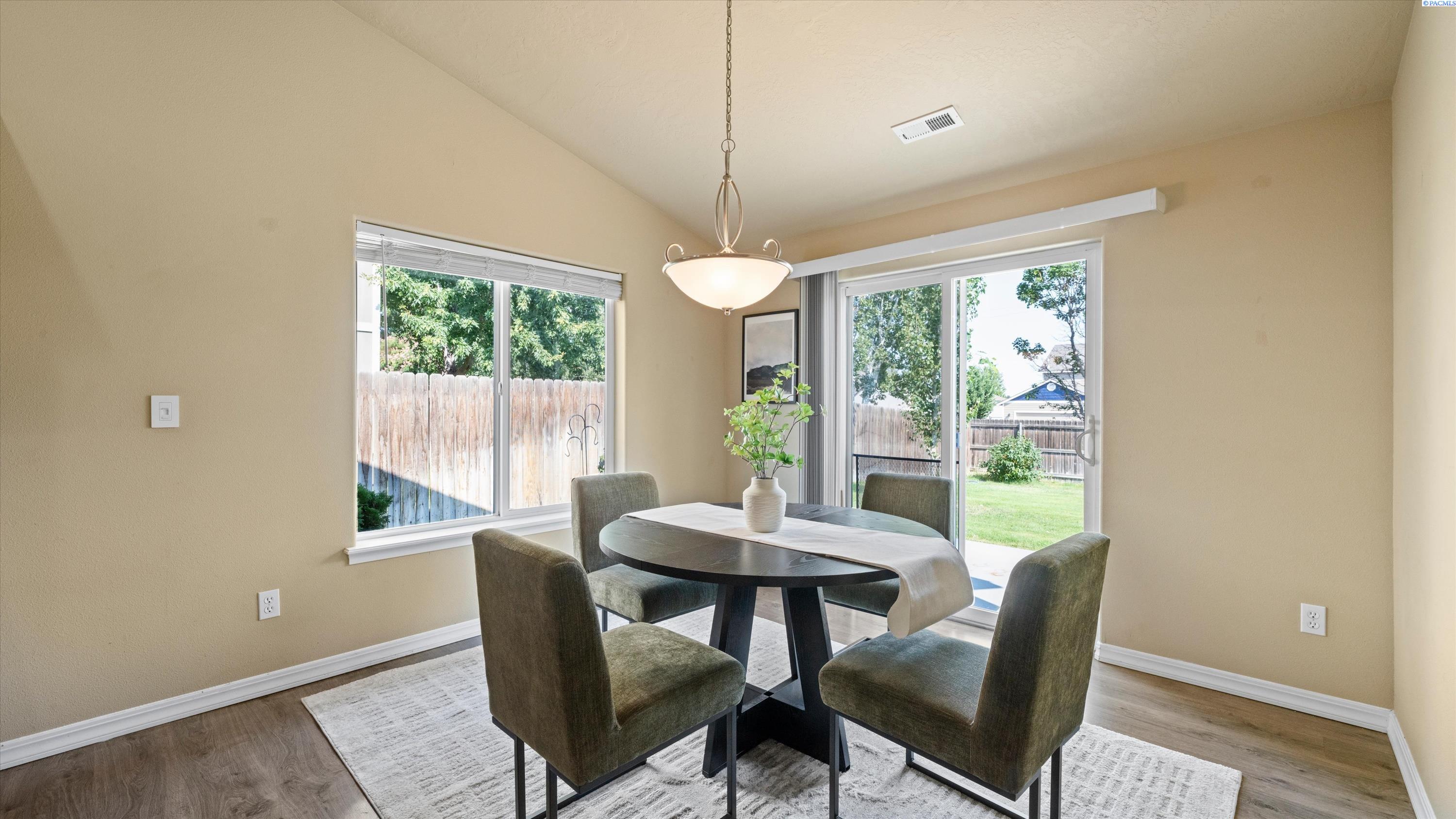 6408 W 4th Pl, Kennewick, WA 99336