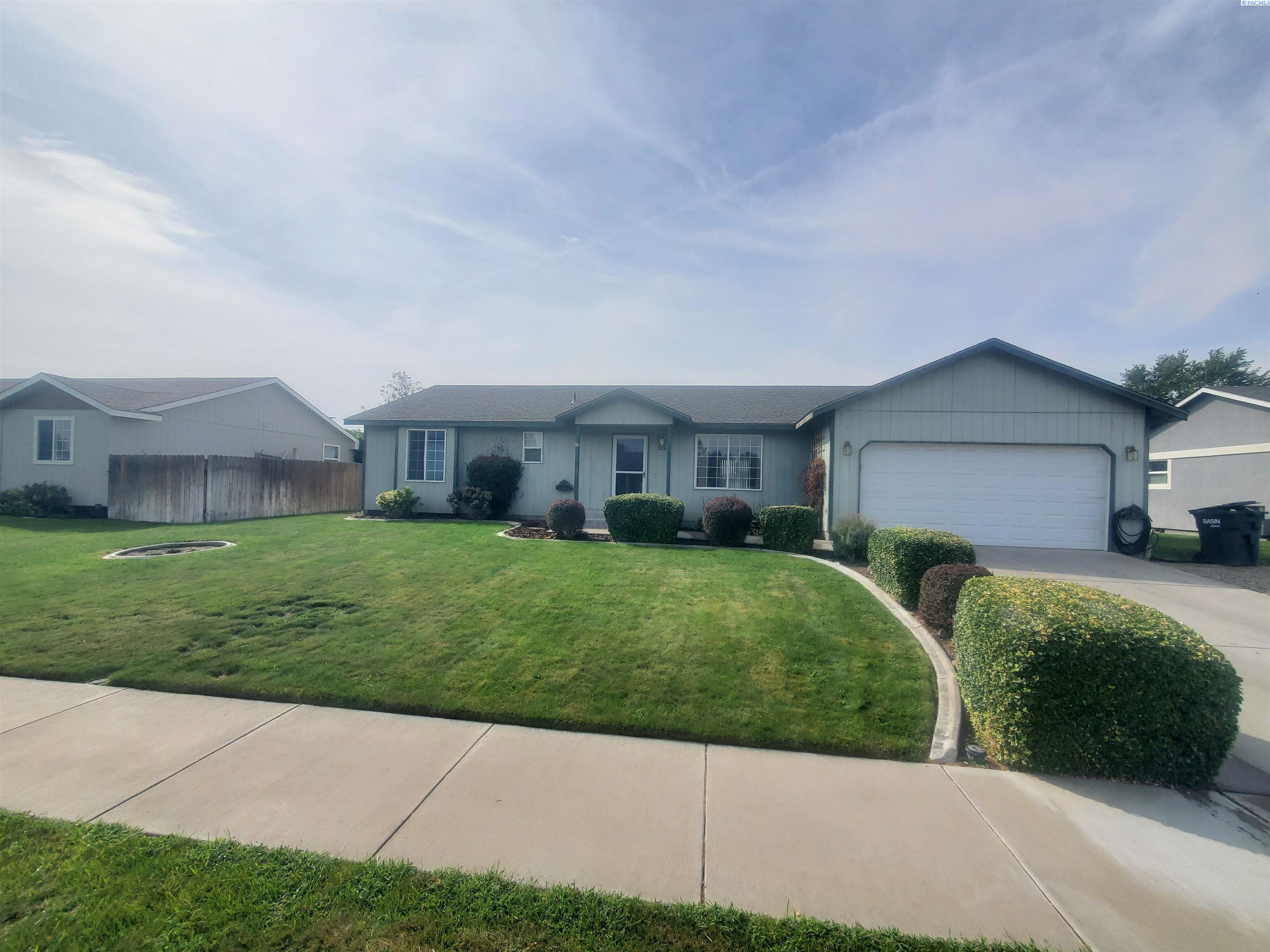 5006 Sinai Dr, Pasco, WA 99301