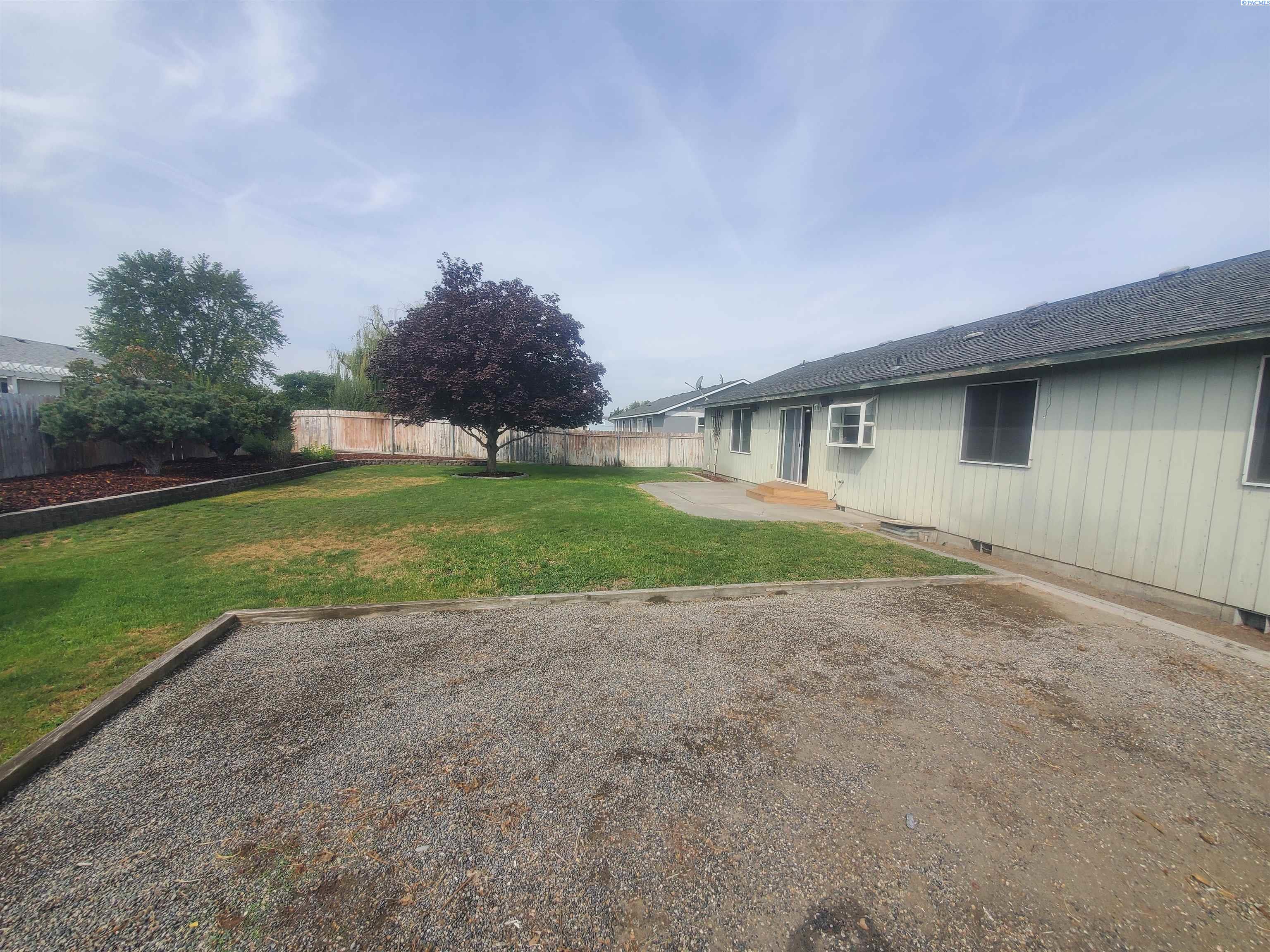 5006 Sinai Dr, Pasco, WA 99301