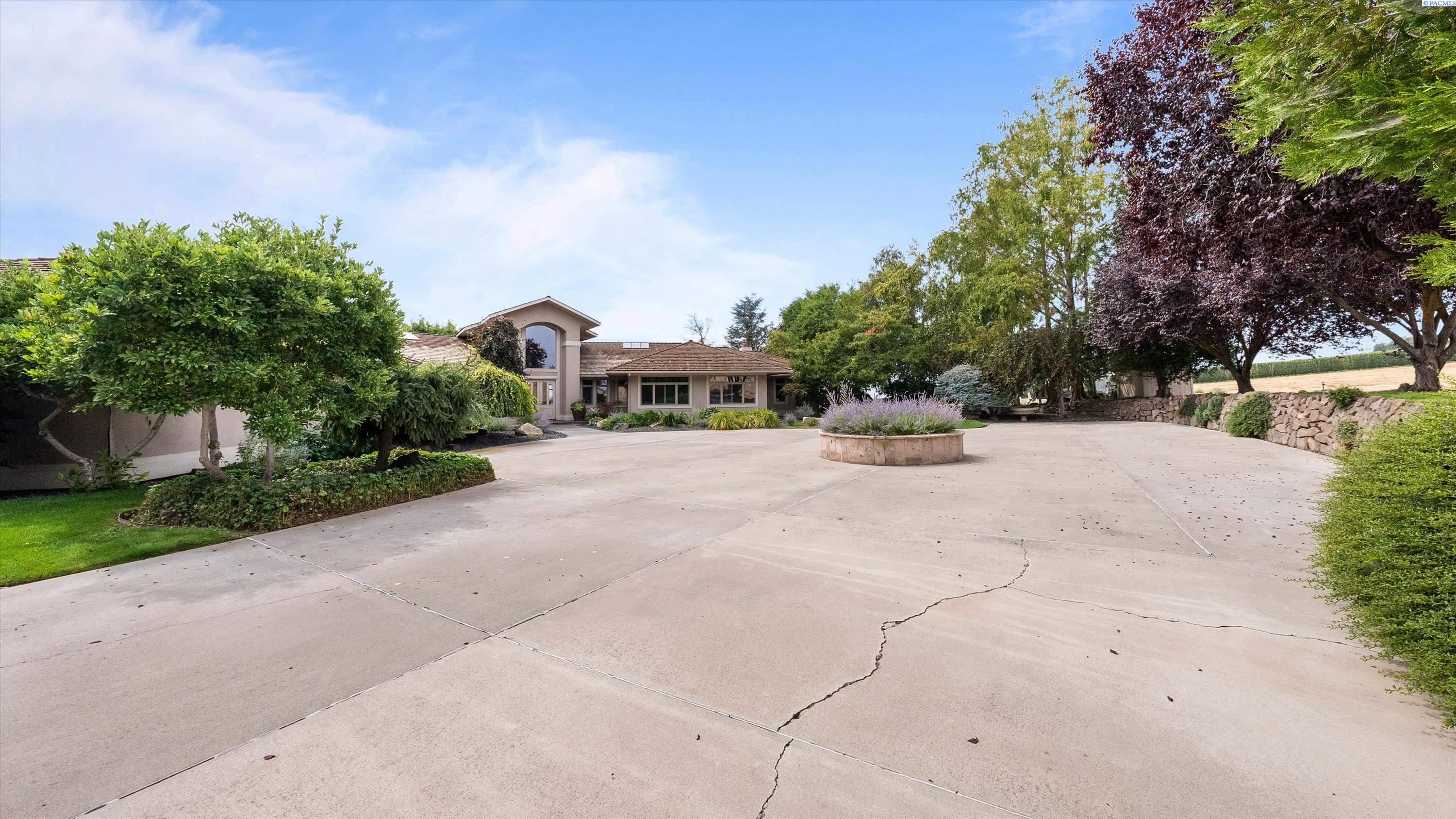 165804 Snipes Rd, Grandview, WA 98930