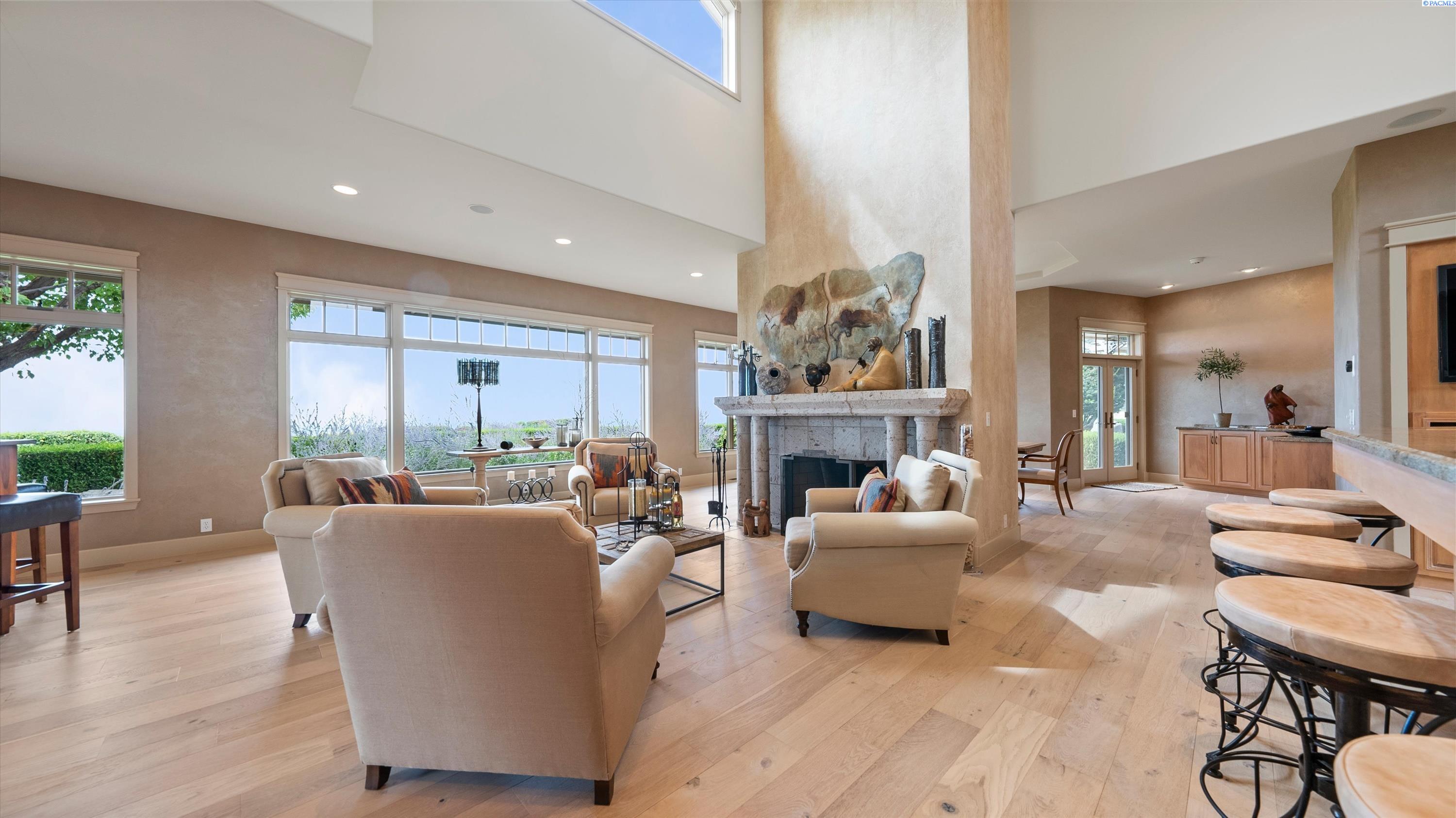 165804 Snipes Rd, Grandview, WA 98930