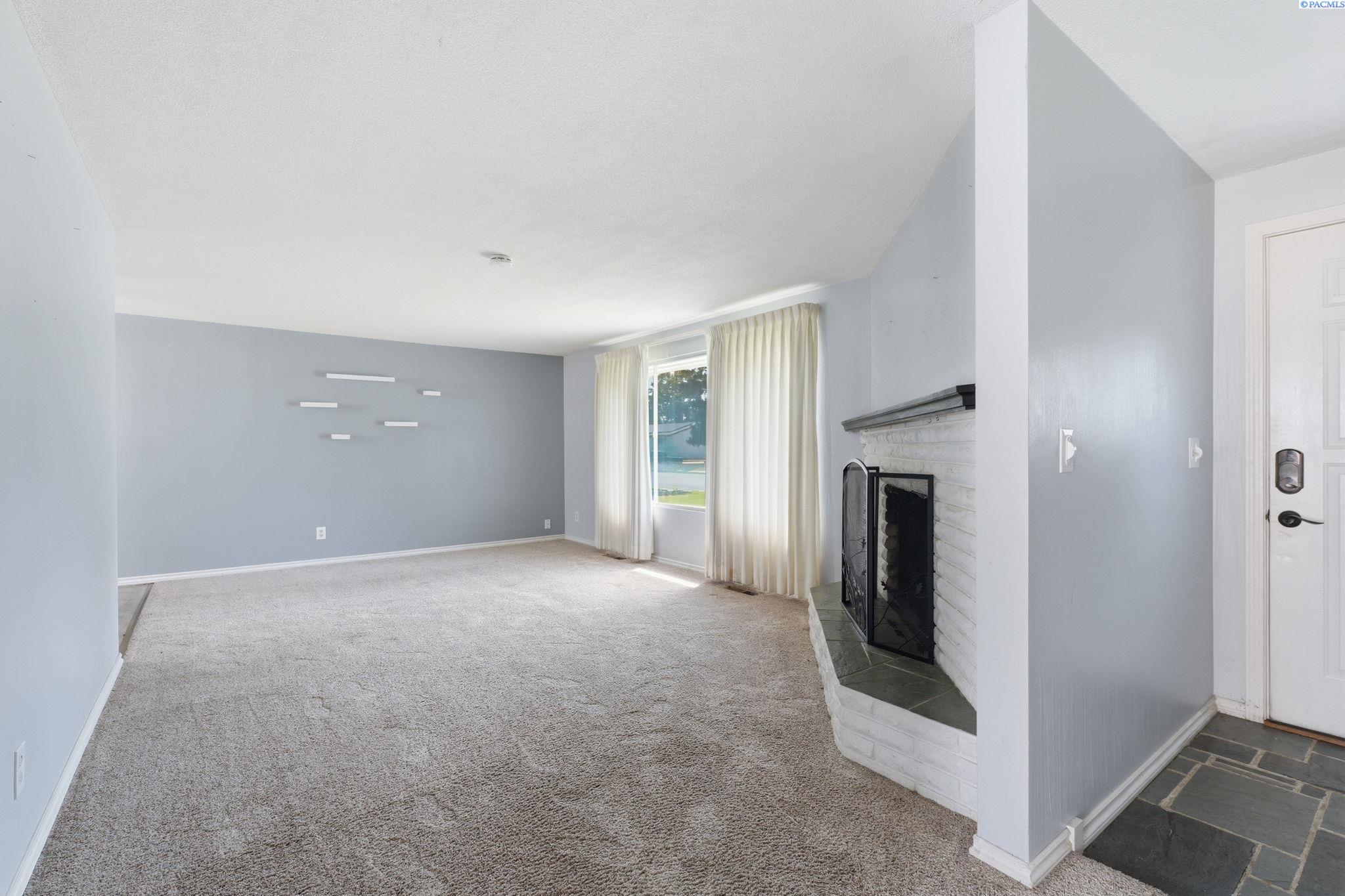 206 Cottonwood Dr, Richland, WA 99352