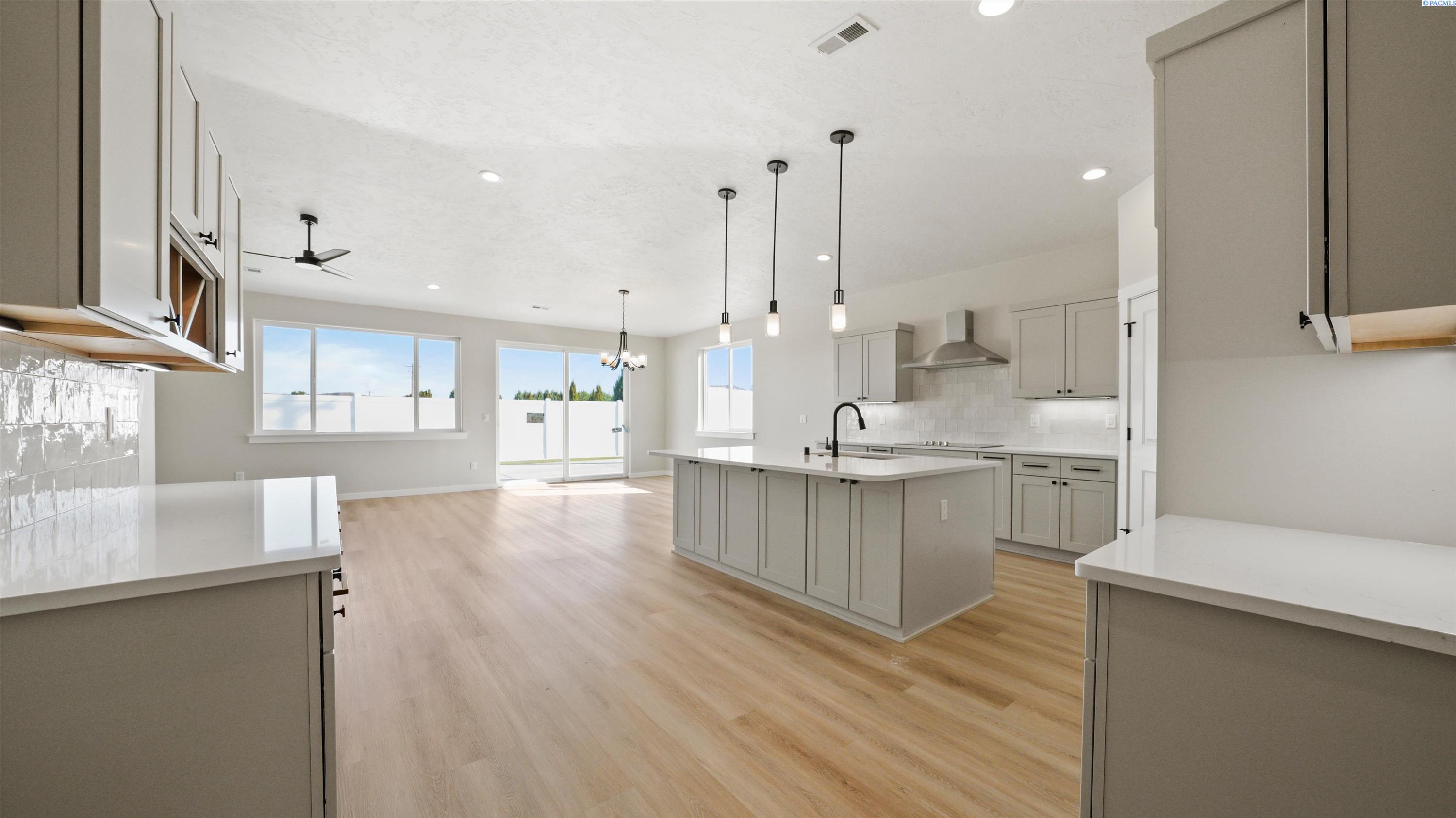 1101 Fairhaven Loop, Richland, WA 99352