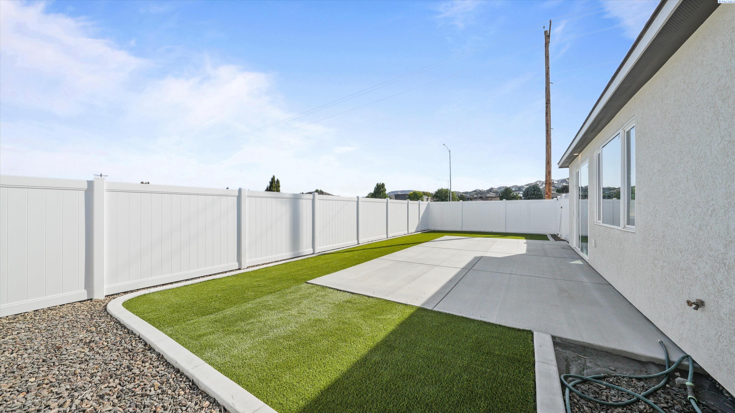 1101 Fairhaven Loop, Richland, WA 99352
