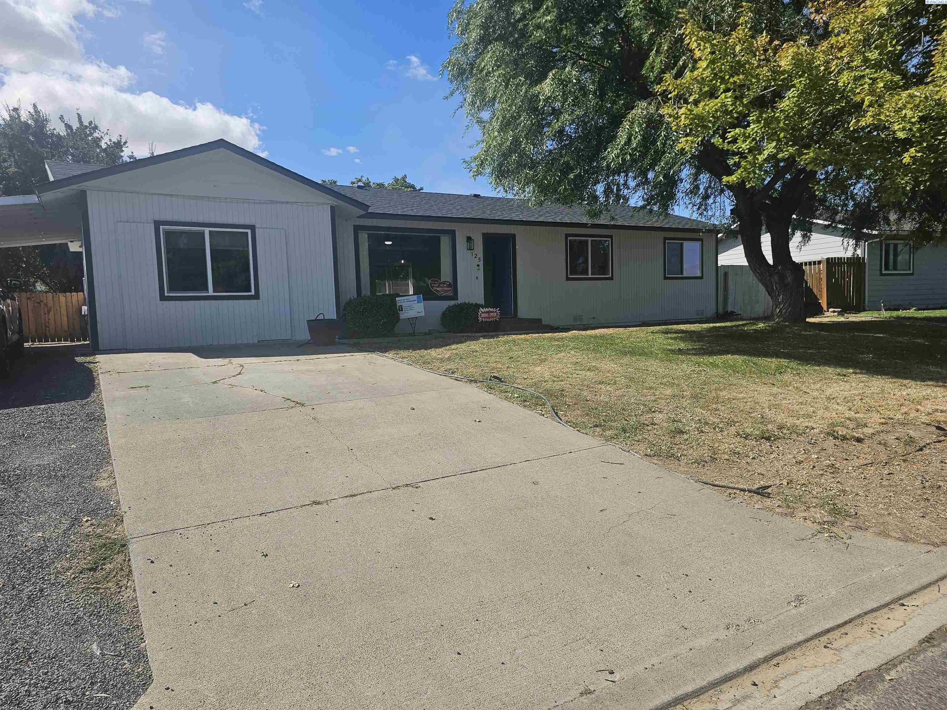 125 Walker Pl, Prosser, WA 99350