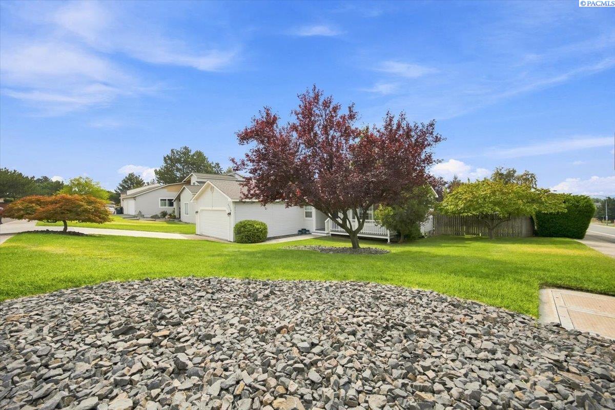 4314 Desert St, Pasco, WA 99301