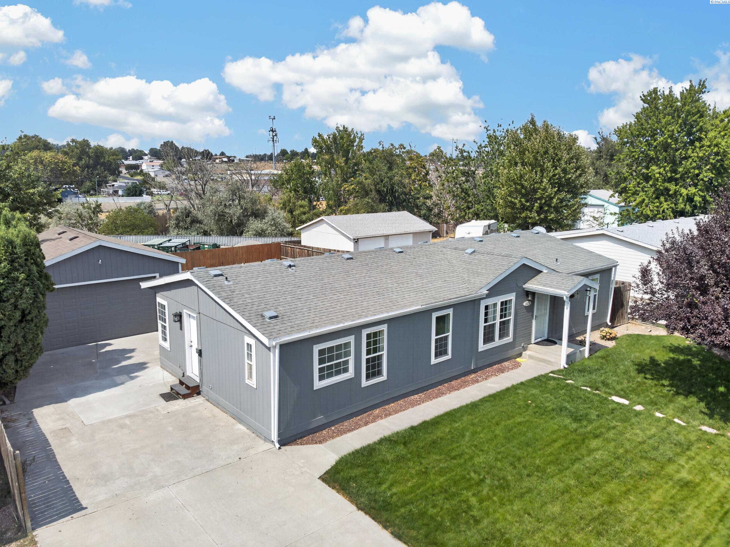 2426 S Dennis St, Kennewick, WA 99337