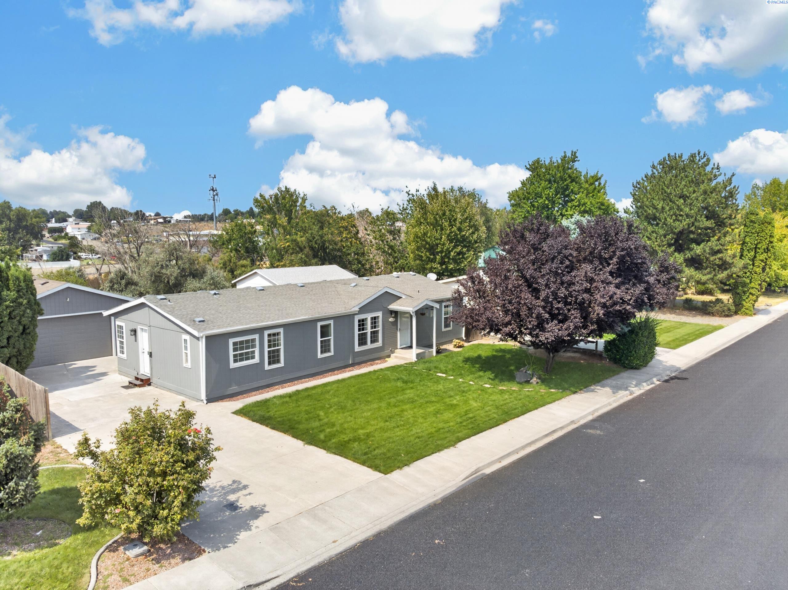 2426 S Dennis St, Kennewick, WA 99337