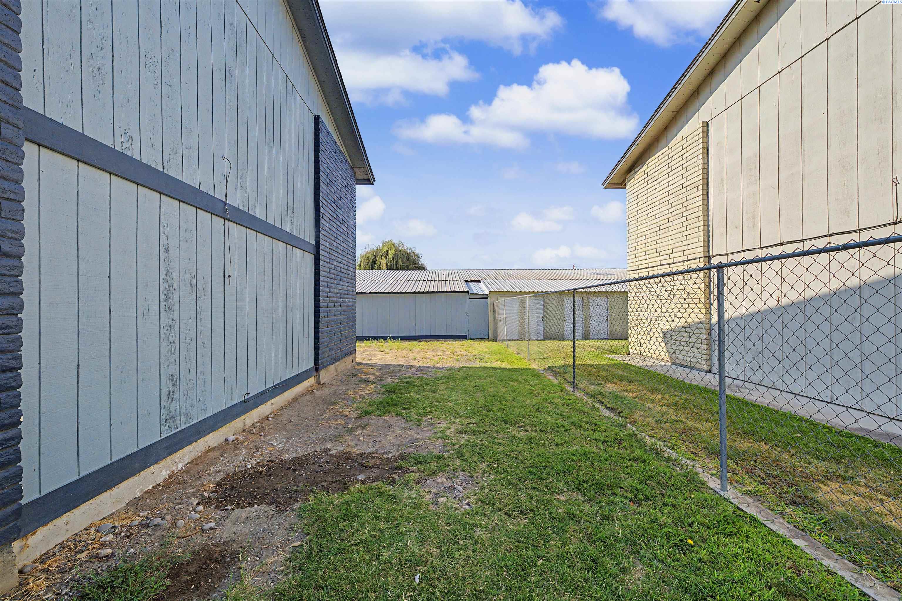2404 W Octave St, Pasco, WA 99301