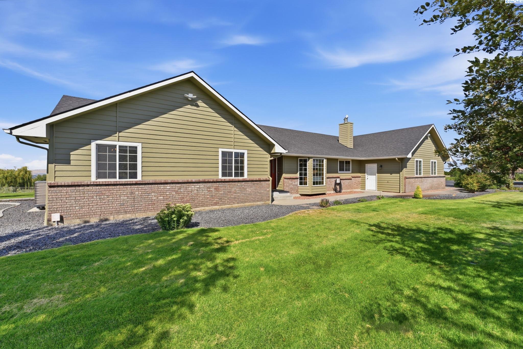 31404 S Clodfelter Rd, Kennewick, WA 99338