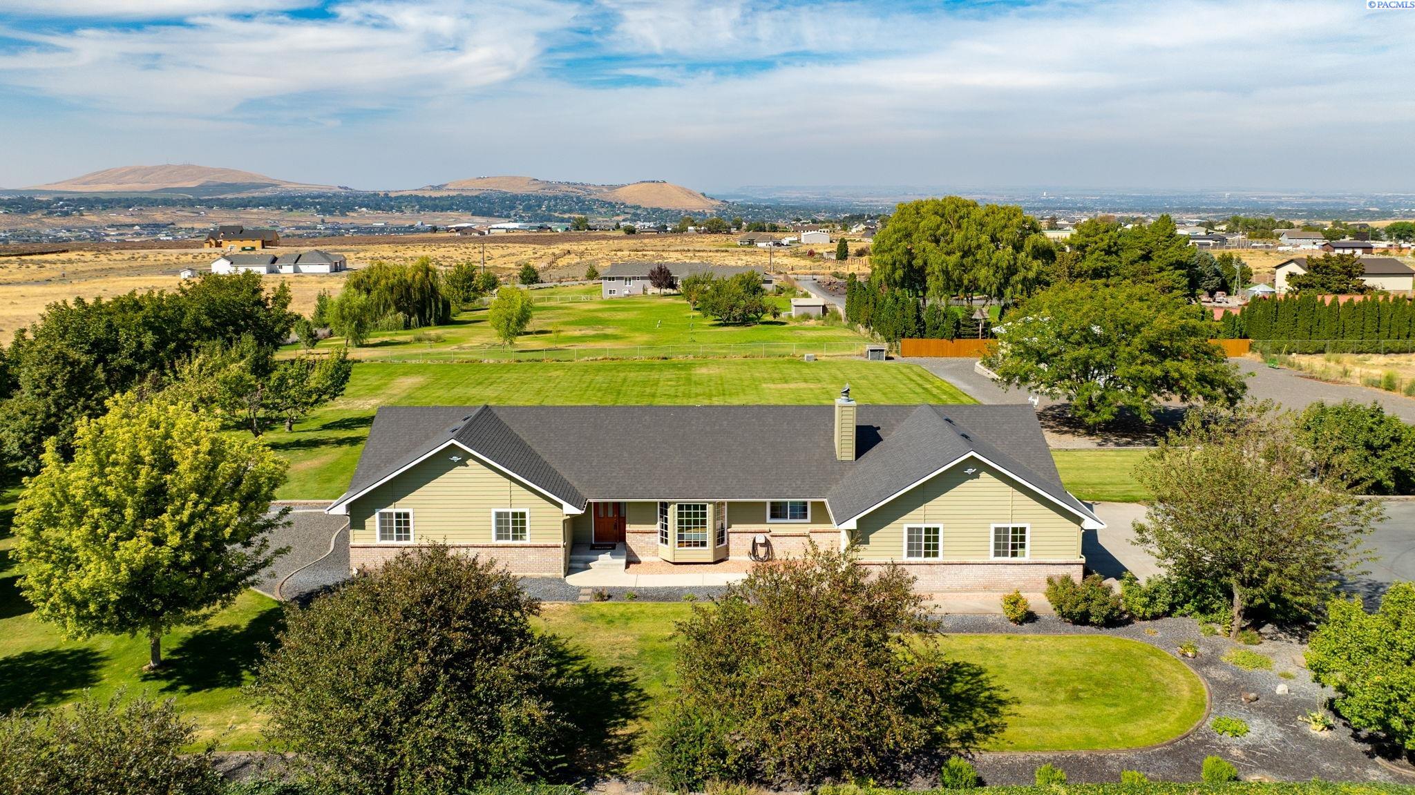31404 S Clodfelter Rd, Kennewick, WA 99338